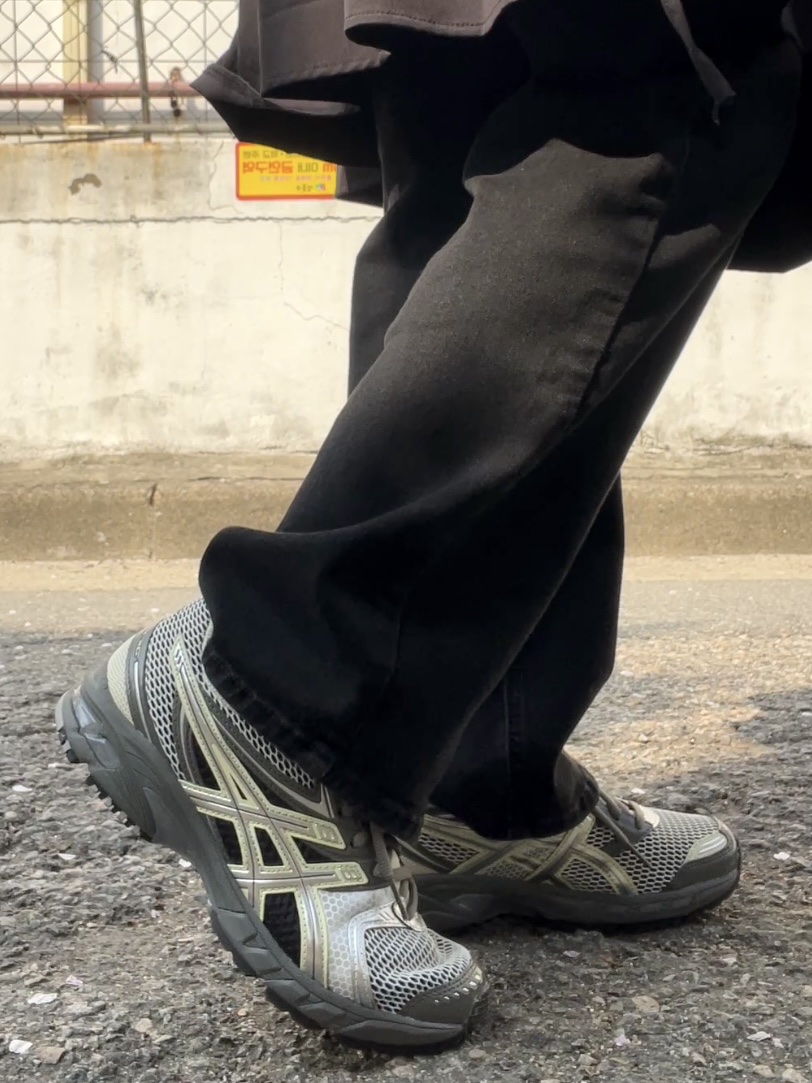 Asics Gel-DS Trainer 14 Truffle Grey Pure Silver 착용 스타일 - 10