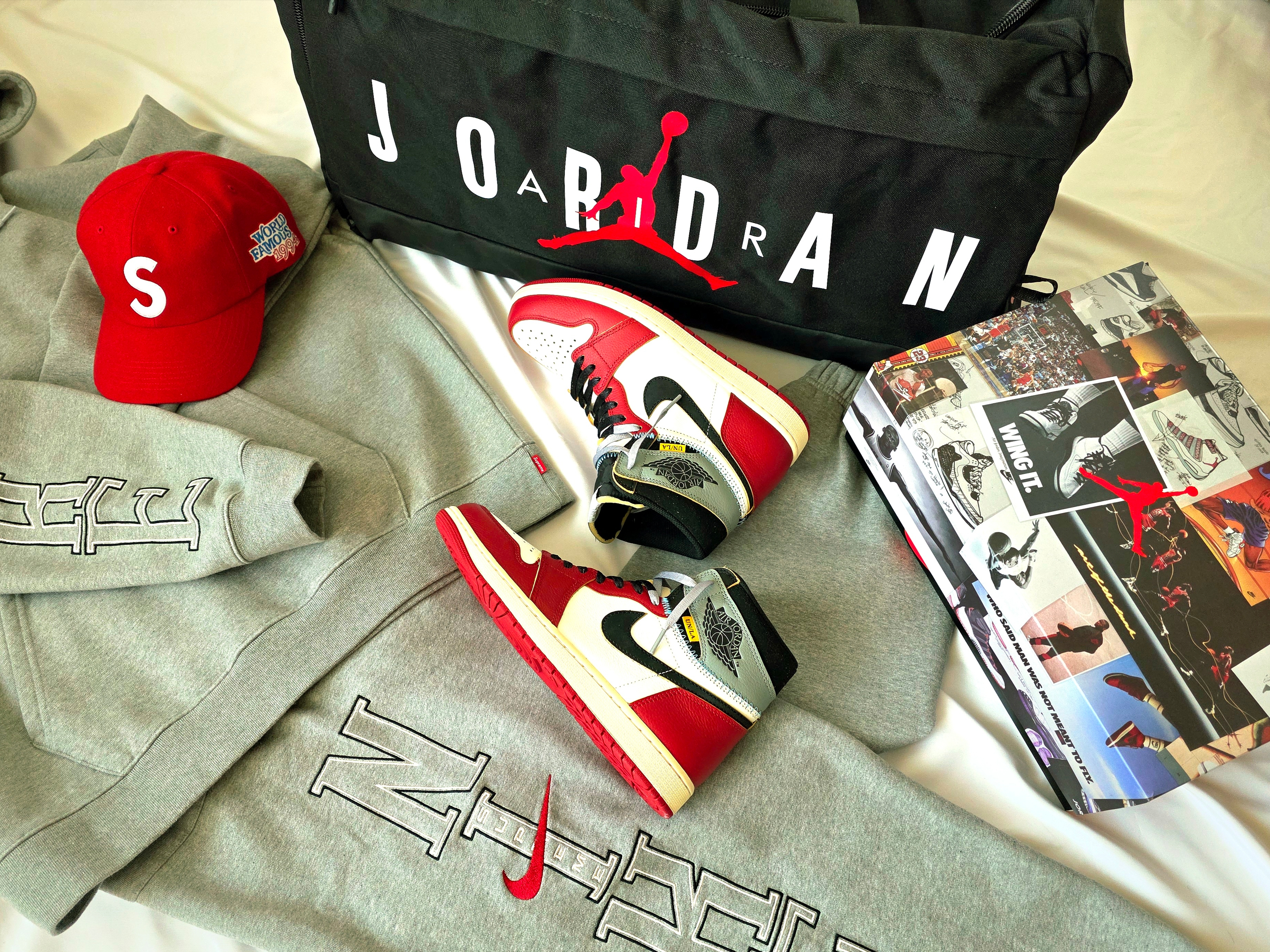 Jordan 1 x Union Retro High OG Chicago Shadow, Supreme World Famous S Logo 6-Panel Red - 25SS 착용 스타일 - 4
