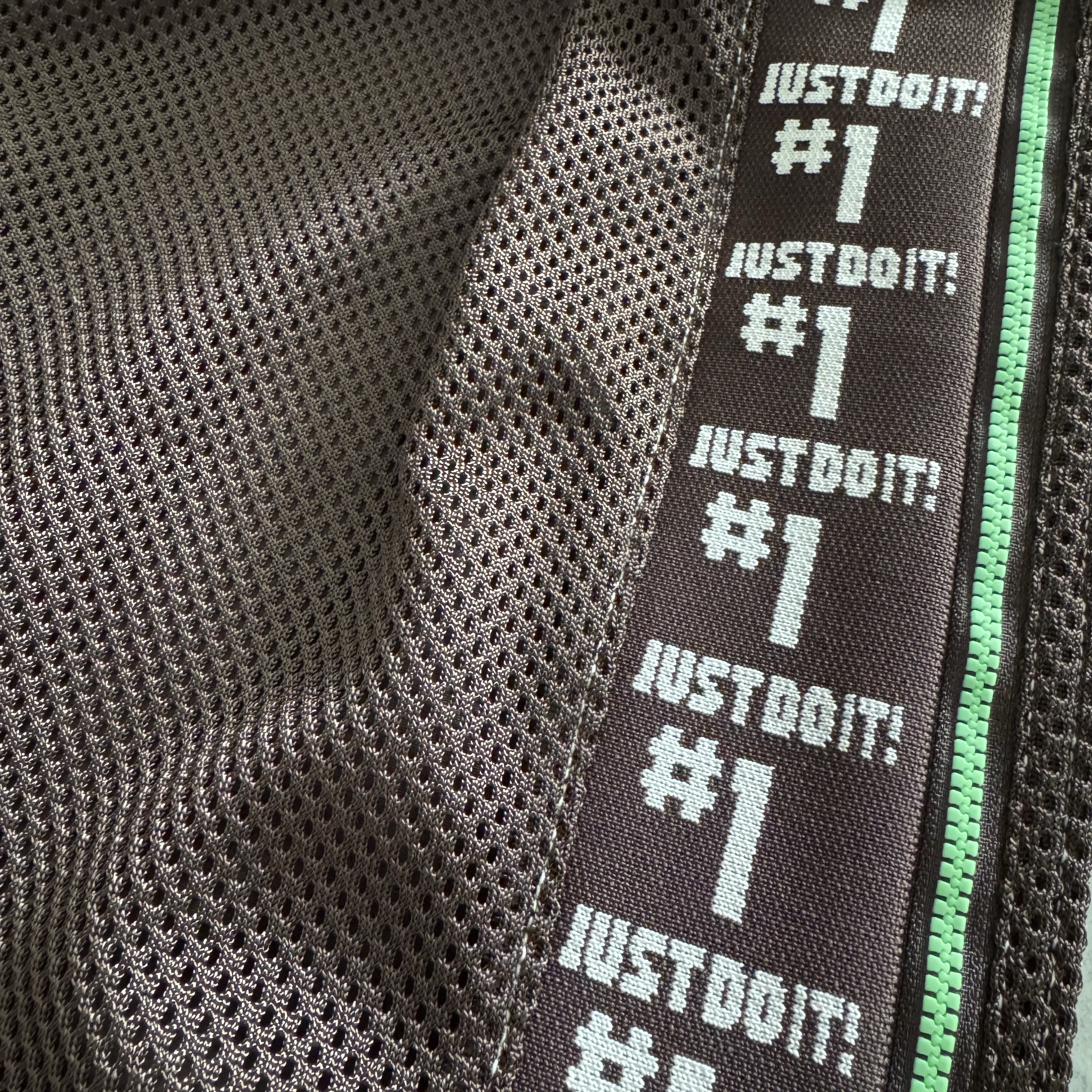 Nike x Cactus Plant Flea Market Air Sun MX Pant Dark Cinder 착용 스타일 - 3