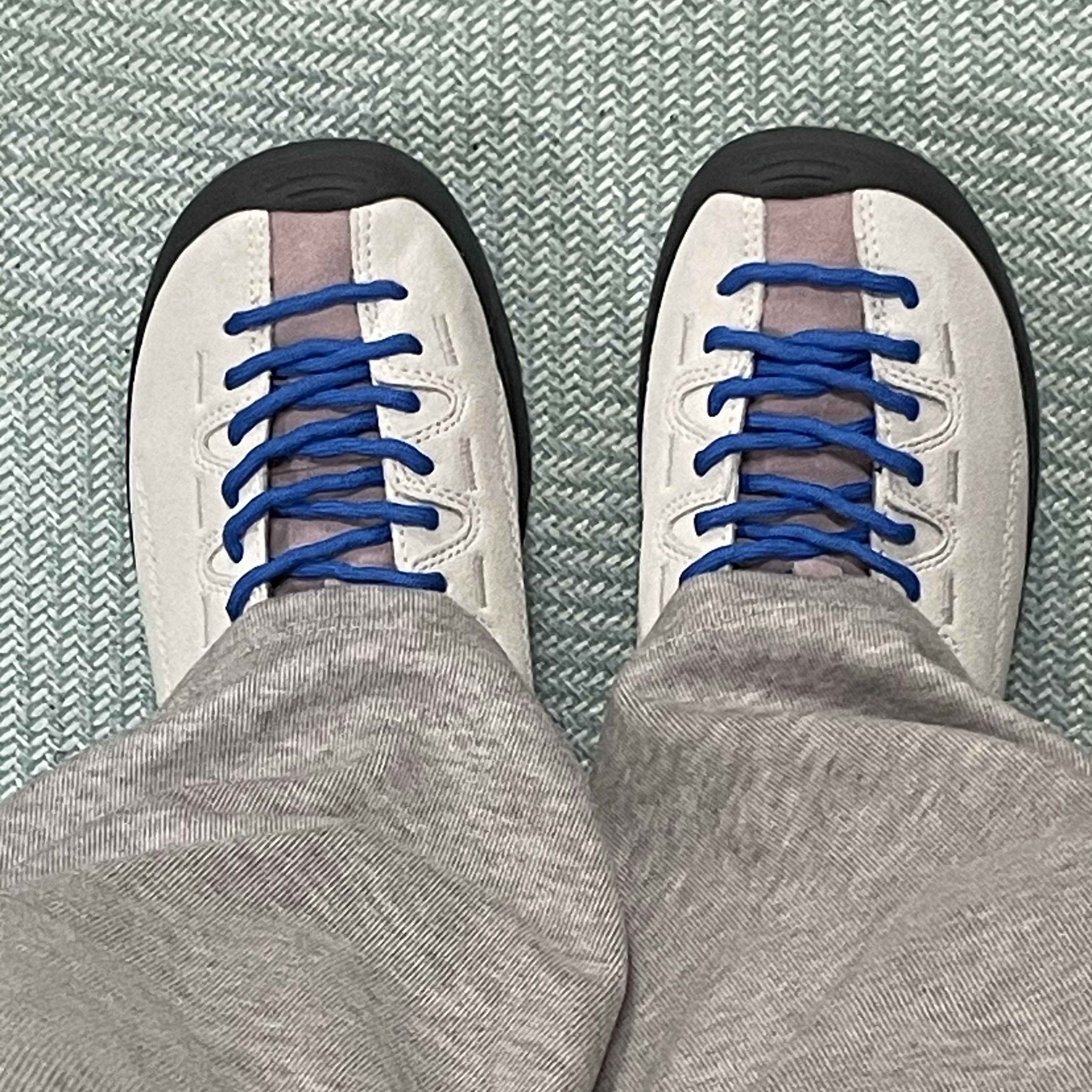 (W) Keen Jasper Suede Sneakers Birch Fawn 착용 스타일