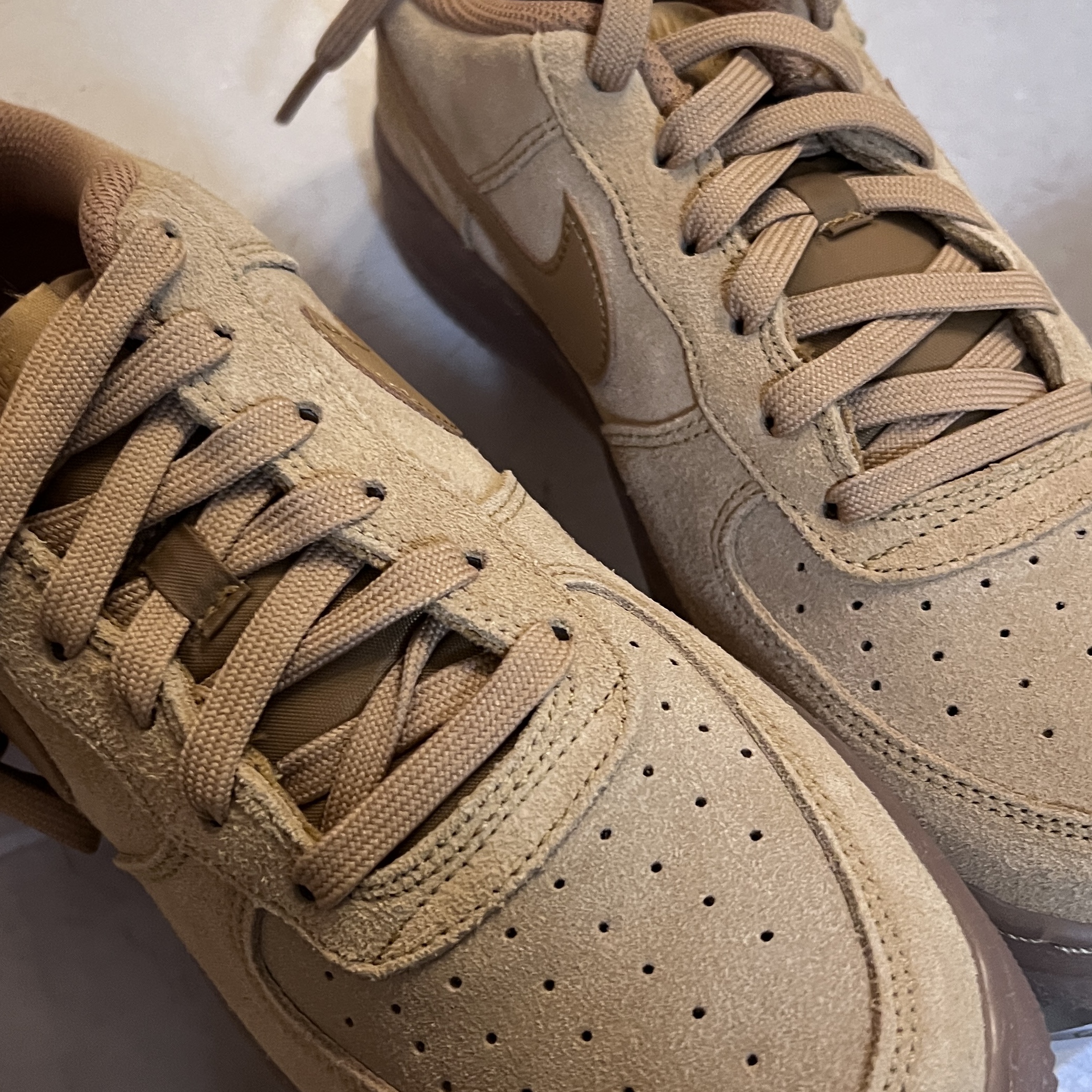 (GS) Nike Air Force 1 Low Wheat 착용 스타일