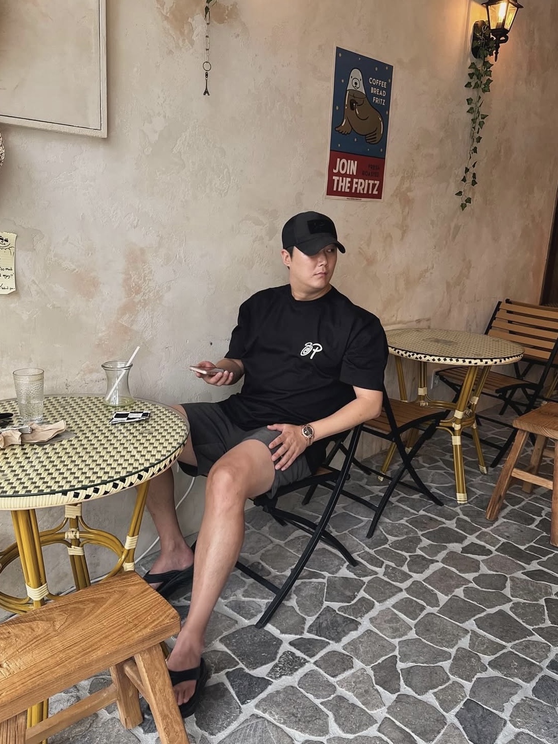 스투시 x 파타 사운드 커넥션 티셔츠 블랙, 스투시 웨이브 다이 나일론 쇼츠 블랙 착용 스타일 - 5