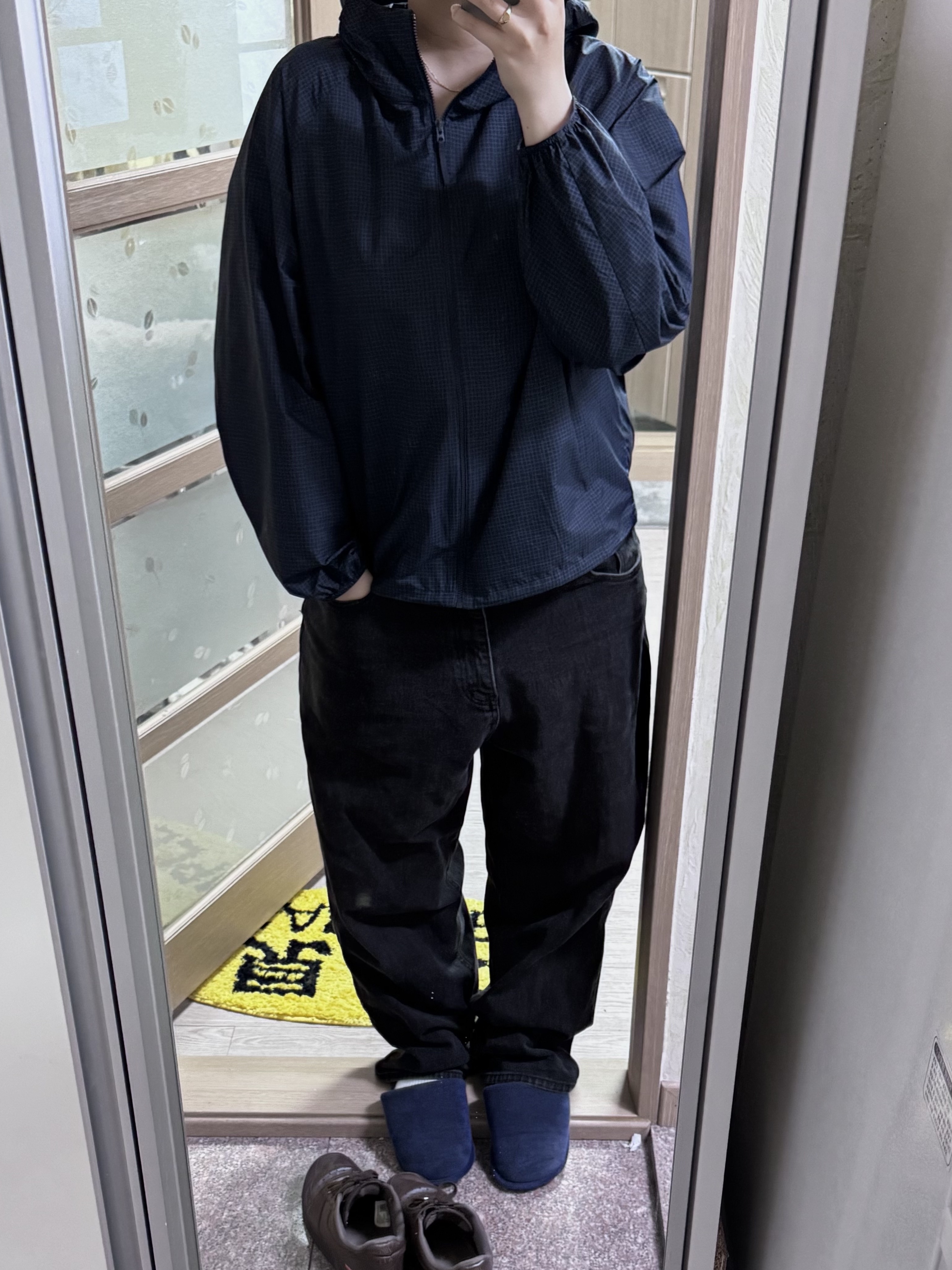 Dickies Loose Fit 13 Inch Flat Front Work Shorts Black 착용 스타일 - 3