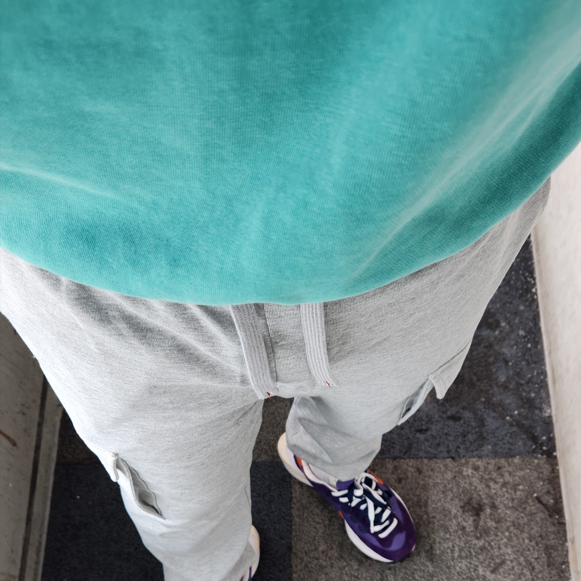 IAB Studio Pigment Sweatshirt Jade 착용 스타일