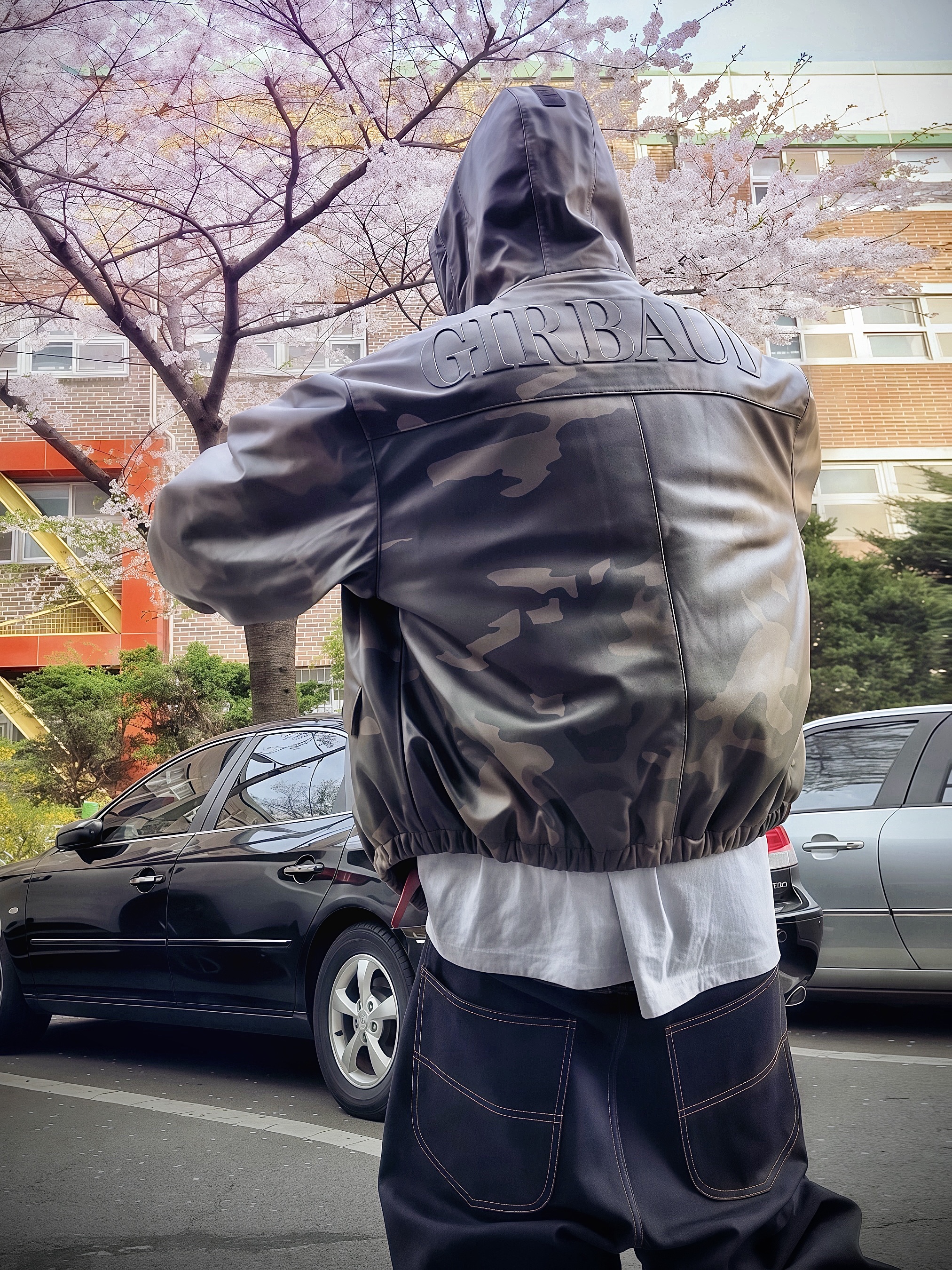Supreme x Marithe Francois Girbaud Hooded Leather Flight Bomber Jacket Woodland Camo - 25SS, Supreme Announcing T-Shirt Heather Grey - 25SS 착용 스타일