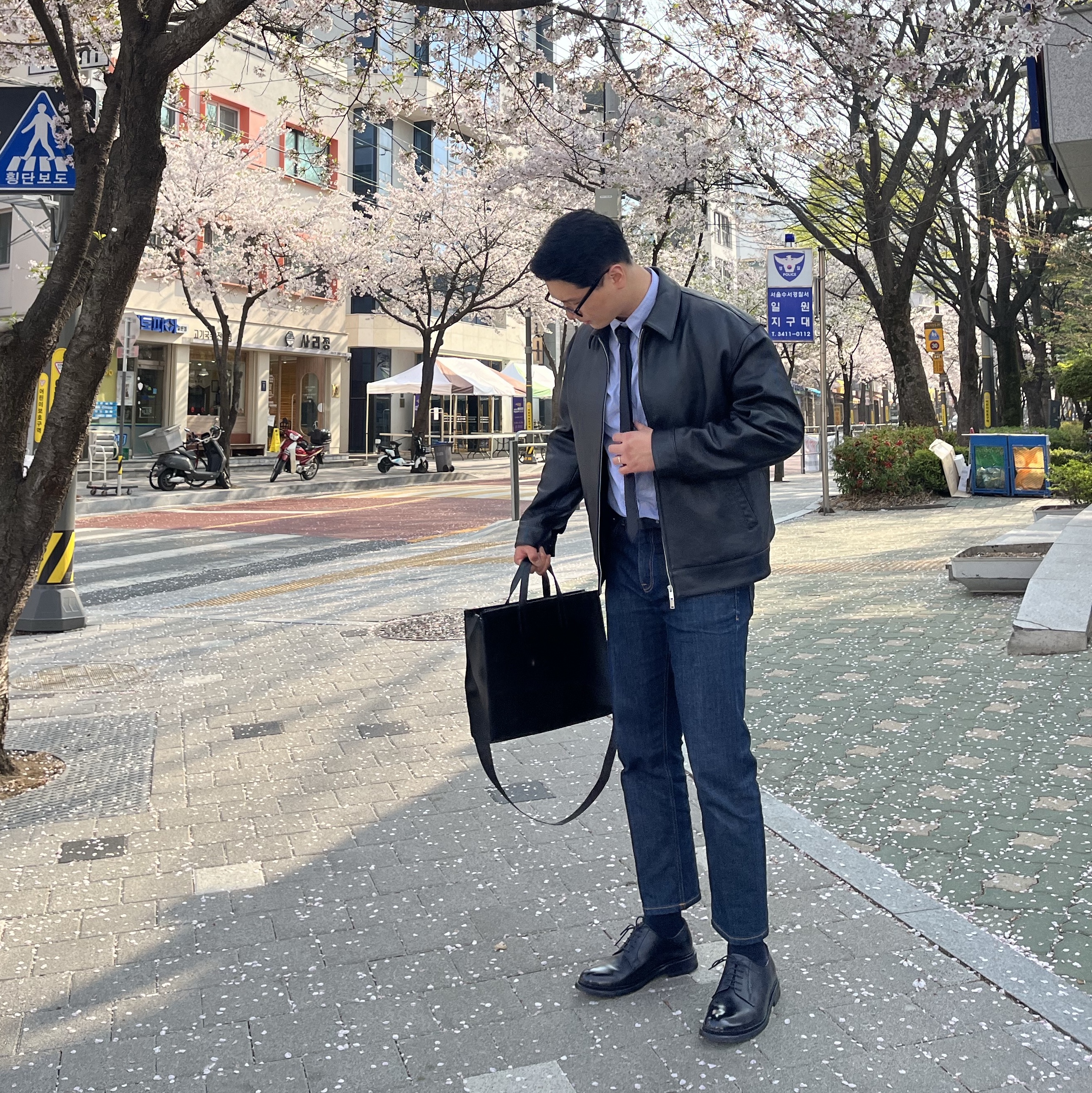 조셉트 101 블랙 착용 스타일