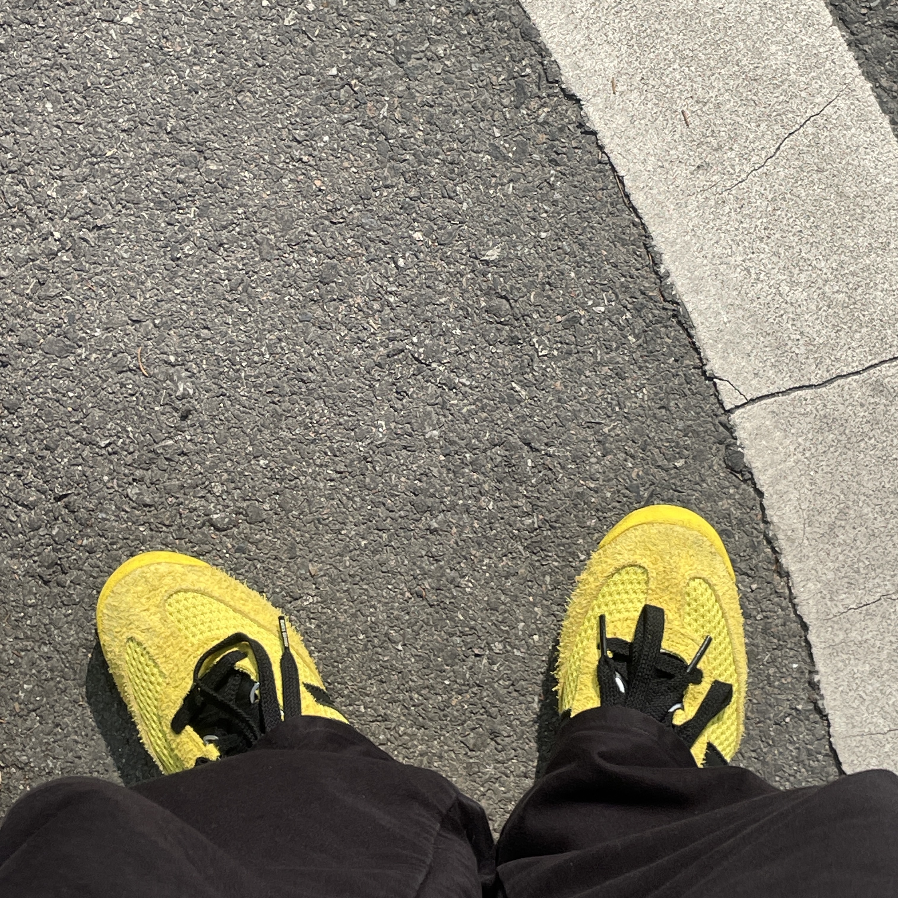 Adidas x Wales Bonner SL 76 Yellow Core Black 착용 스타일