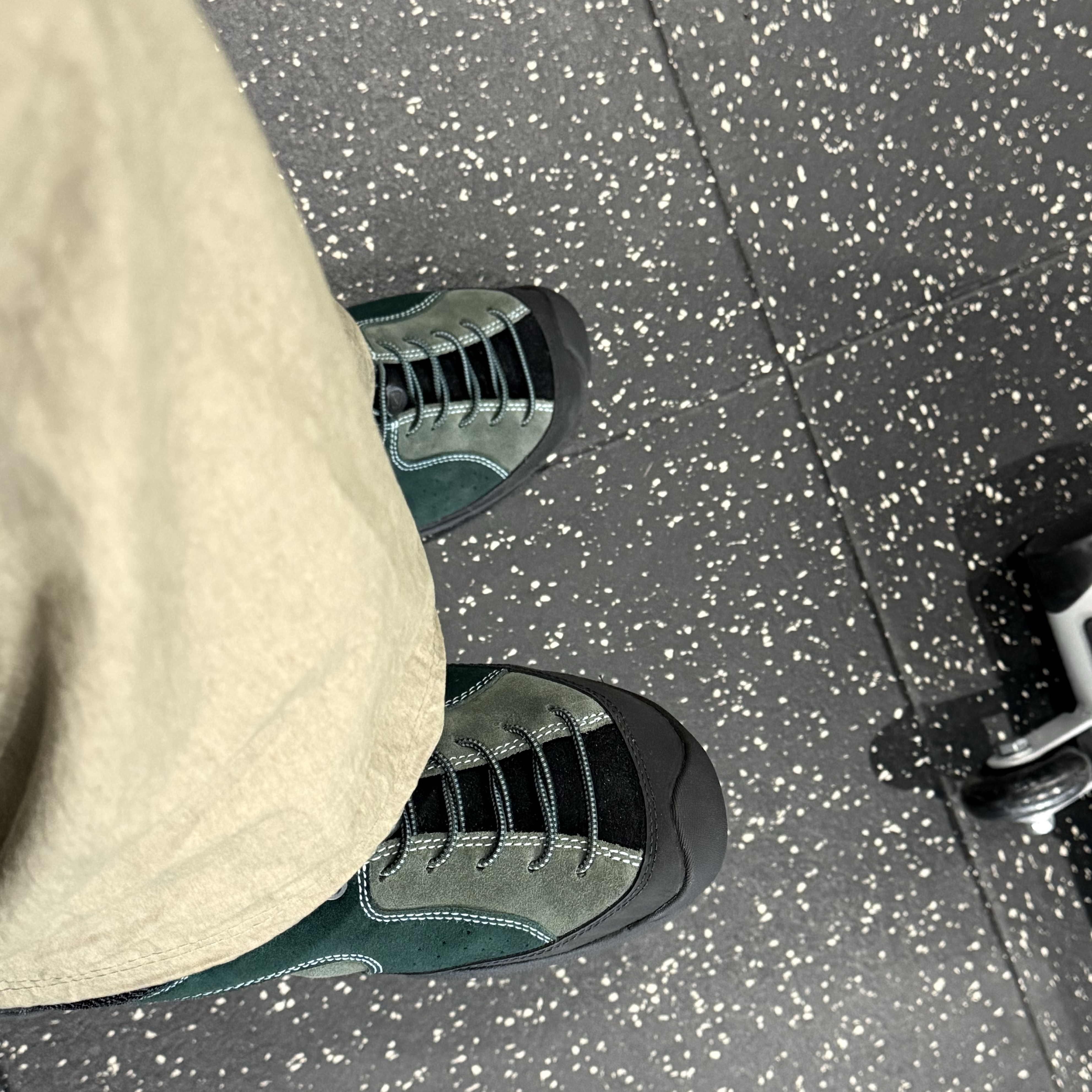 Keen x Eastlogue Jasper Rocks Sneakers Scarab Arctic 착용 스타일