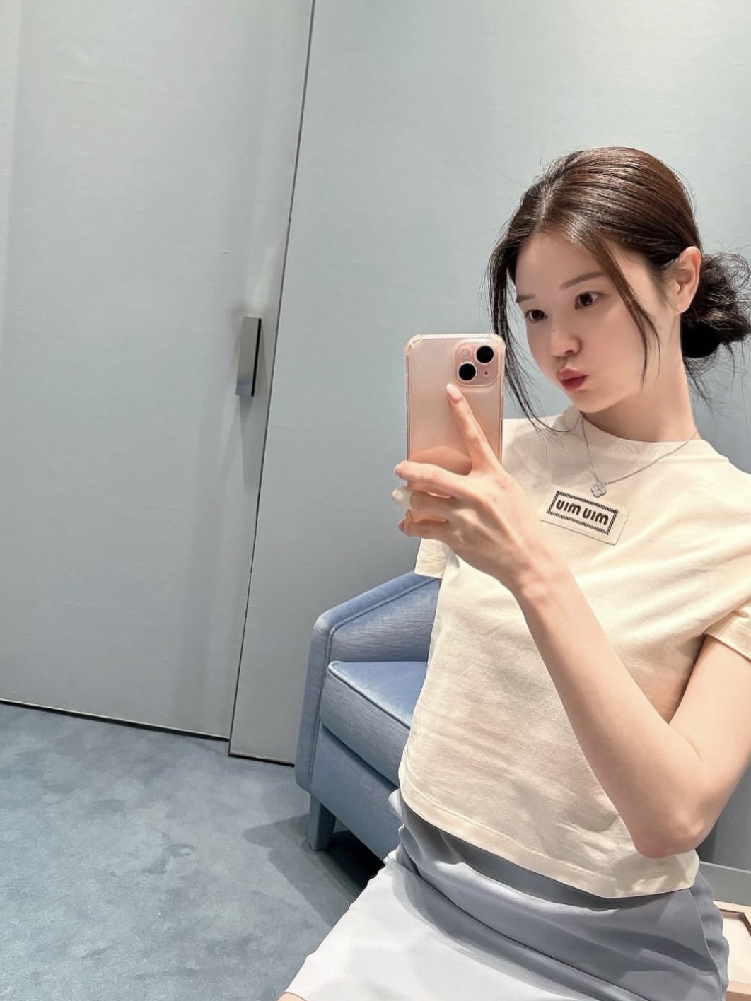 (W) 반 클리프 & 아펠 빈티지 알함브라 팬던트 화이트 골드 다이아몬드 착용 스타일
