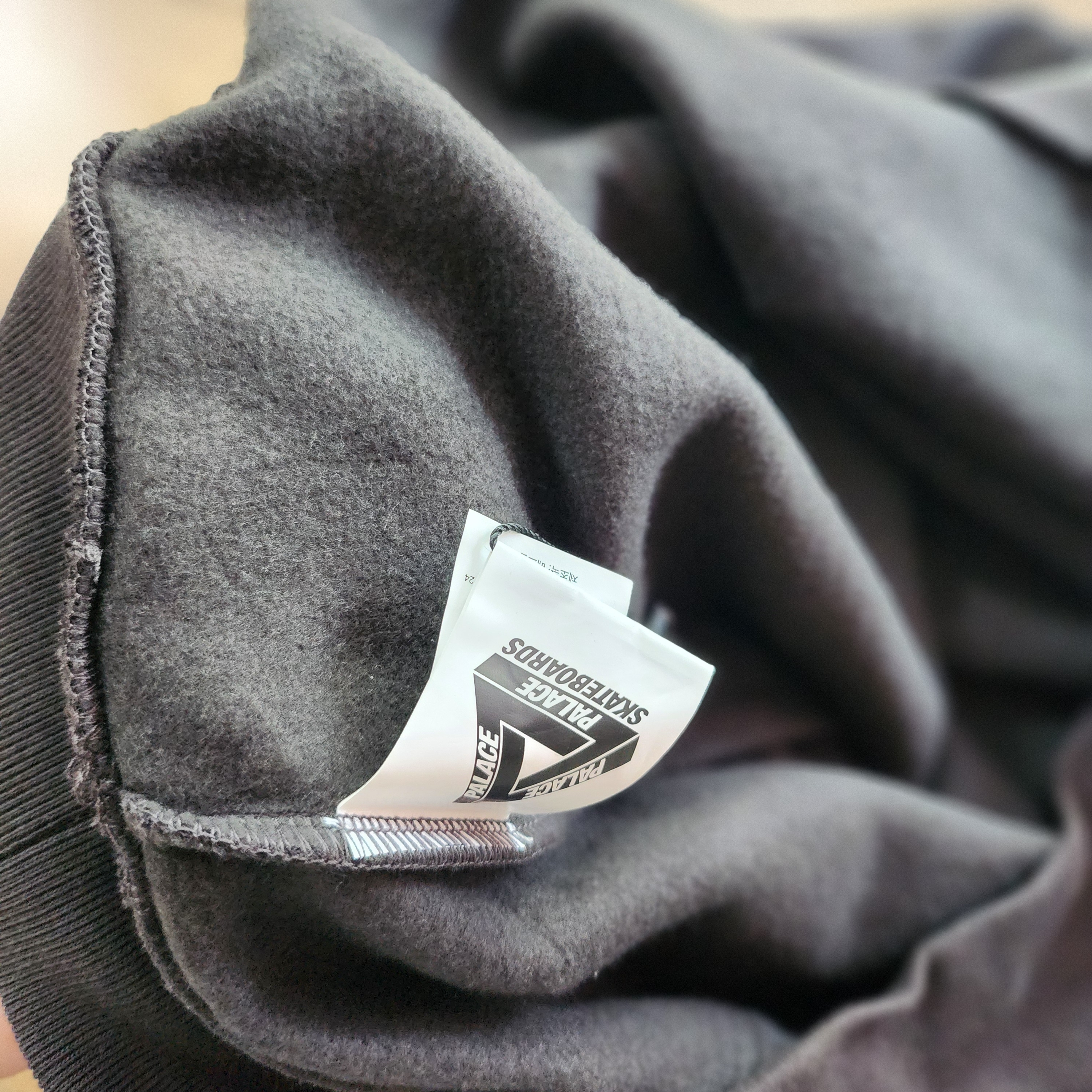 Palace Zodiac Tri-Ferg Hood Black - 25SS, Palace P-3 Snake Applique Hood Black - 23SS 착용 스타일 - 3