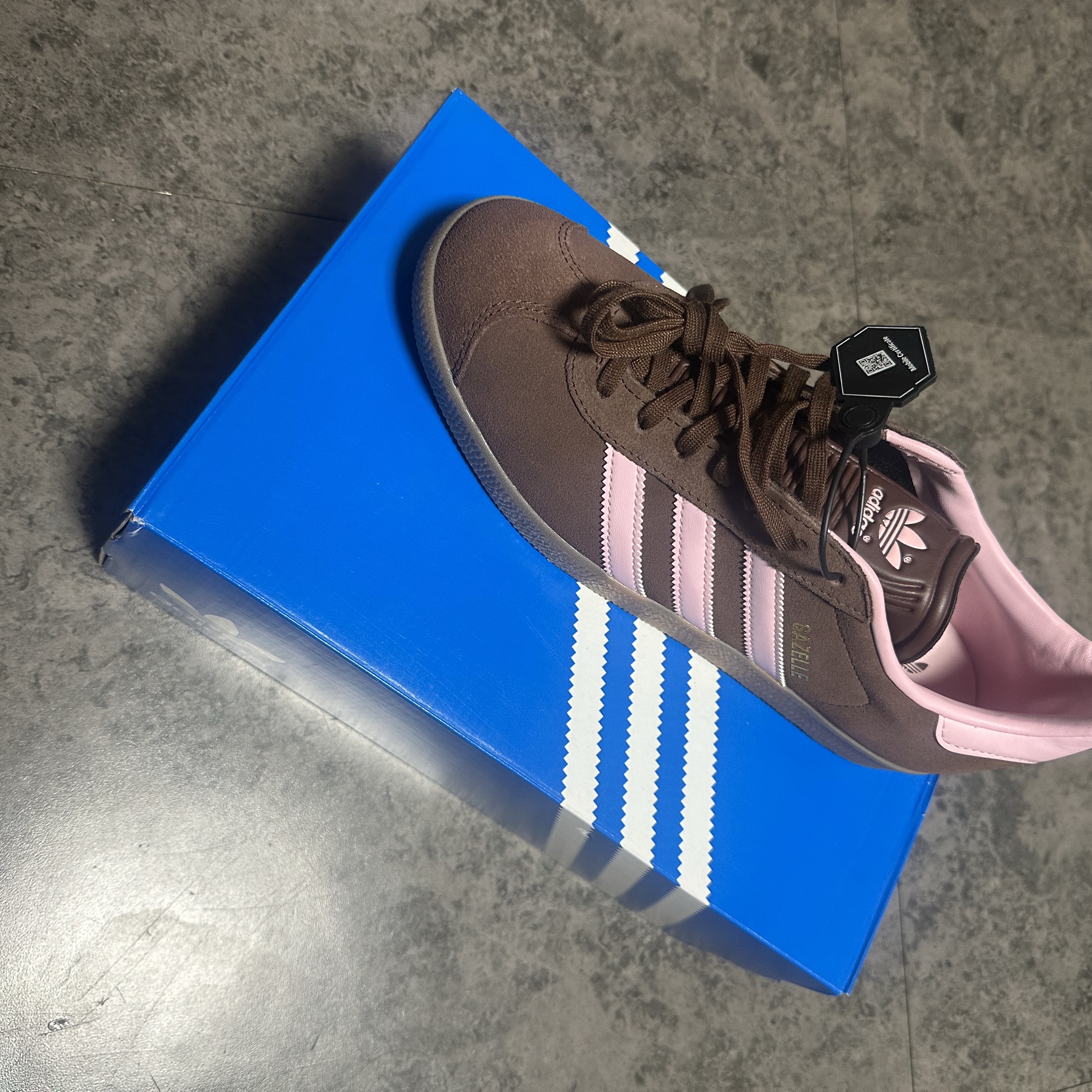 Adidas Gazelle Auburn Clear Pink 착용 스타일 - 1
