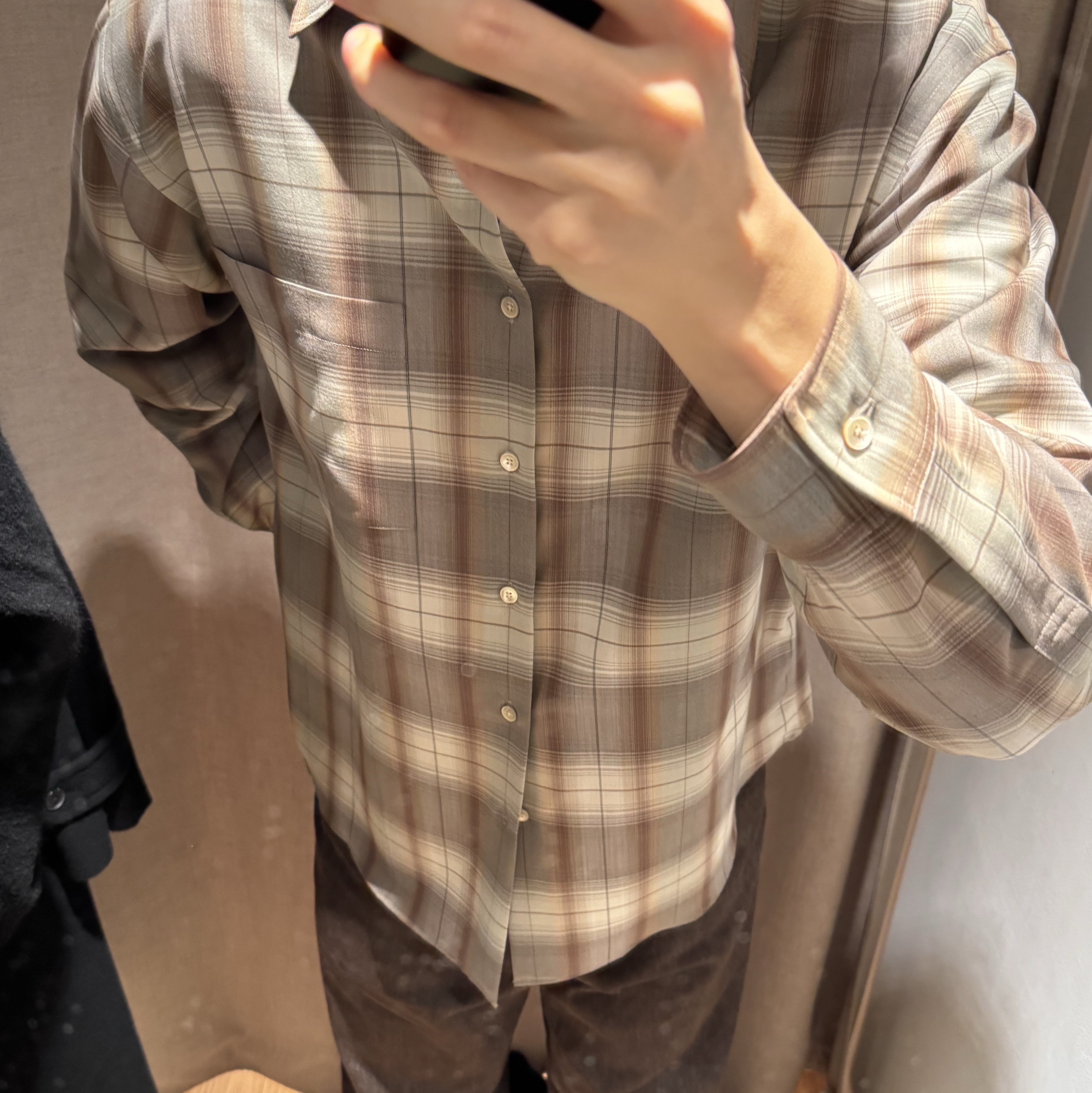 Auralee Super Light Wool Check Shirt Gray Brown 착용 스타일 - 2