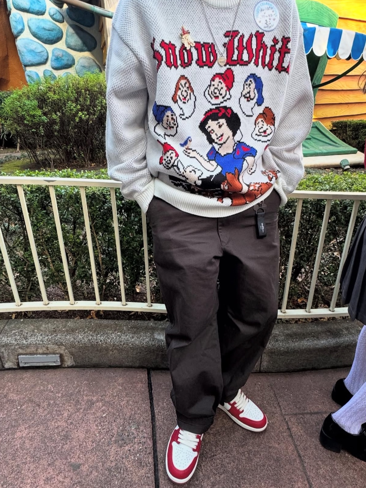 Supreme Snow White Sweater White - 24FW 착용 스타일