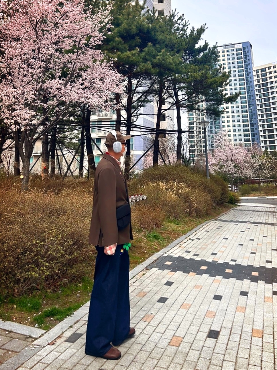 메종 마르지엘라 슬립온 타비 슈즈 넛멕, 타이맥스 x MM6 메종 마르지엘라 링 디지털 워치 스테인리스 스틸 착용 스타일 - 1