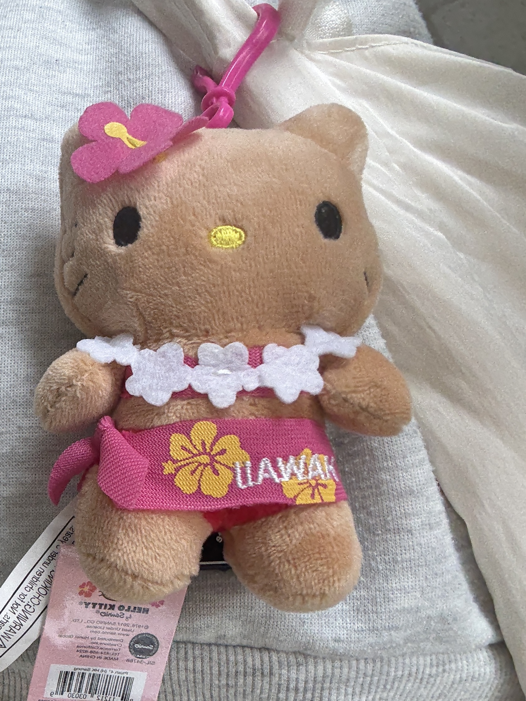 Sanrio Hello Kitty Sarong 4" Hawaii Series Plush 착용 스타일