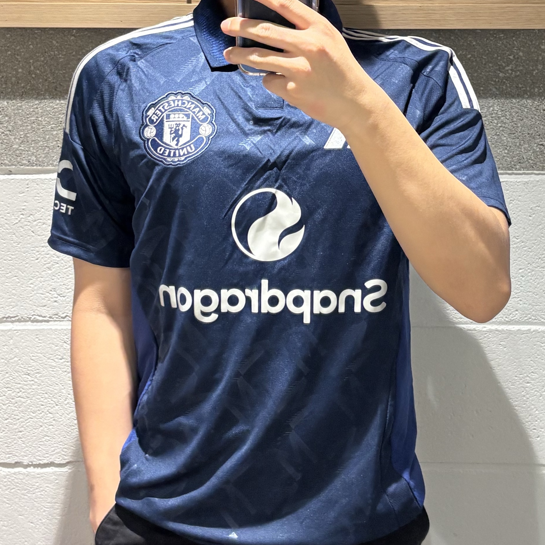 Adidas Manchester United 2024/25 Away Jersey Night Indigo - KR Sizing (Non Marking Ver.) 착용 스타일