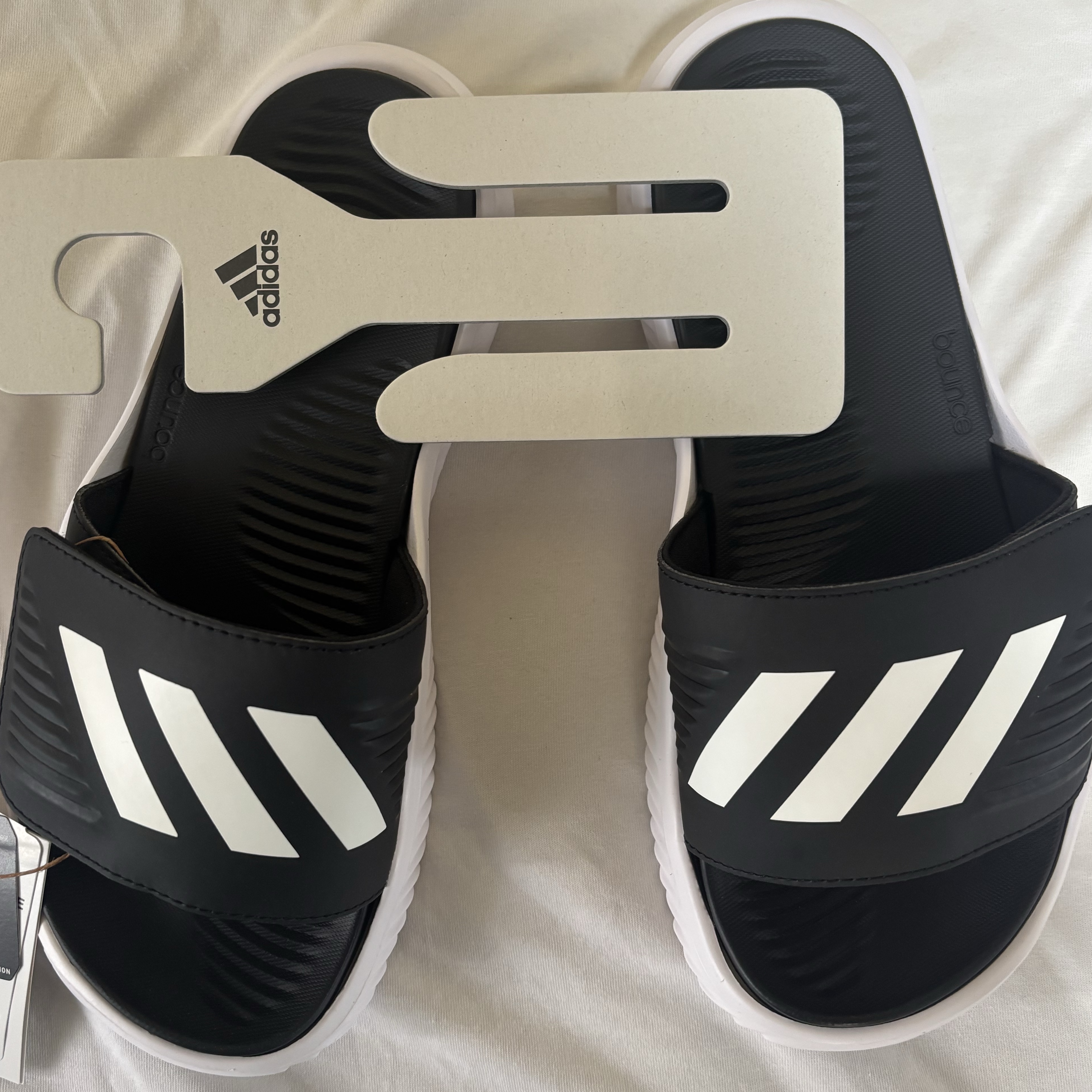Adidas Alphabounce Slide Core Black Cloud White, Adidas Alphabounce Slide Cloud White Core Black 착용 스타일