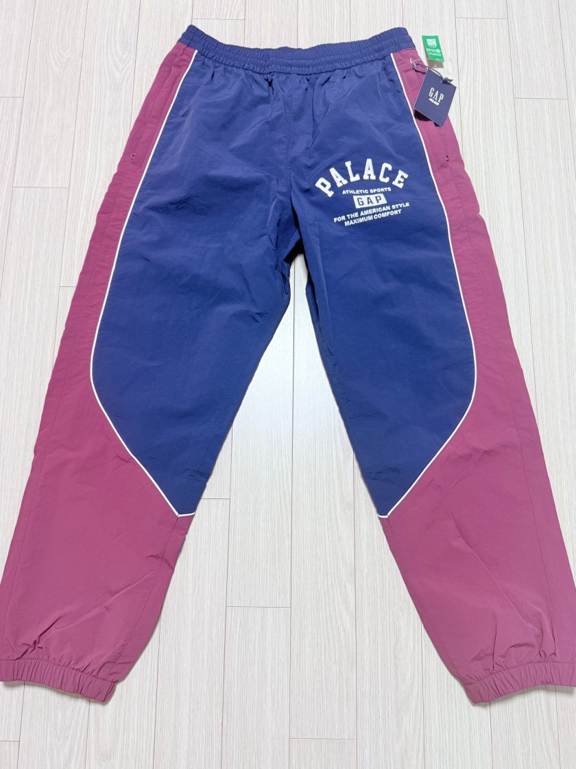 팔라스 x 갭 나일론 트랙 바텀 네이비 레드 - 24SS | Palace | KREAM 팔라스 x 갭 나일론 트랙 바텀 네이비 레드 - 24SS | Palace | KREAM