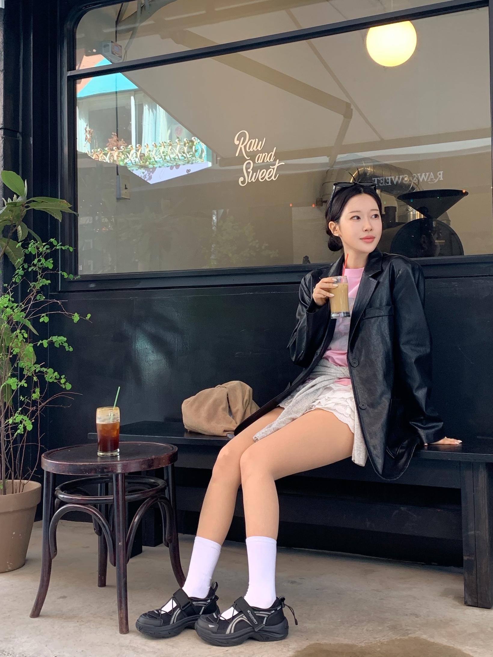 김미더영 러브캣 티셔츠_S  핑크, 러프넥 레이스 튜튜 팬츠 스커트 화이트 착용 스타일