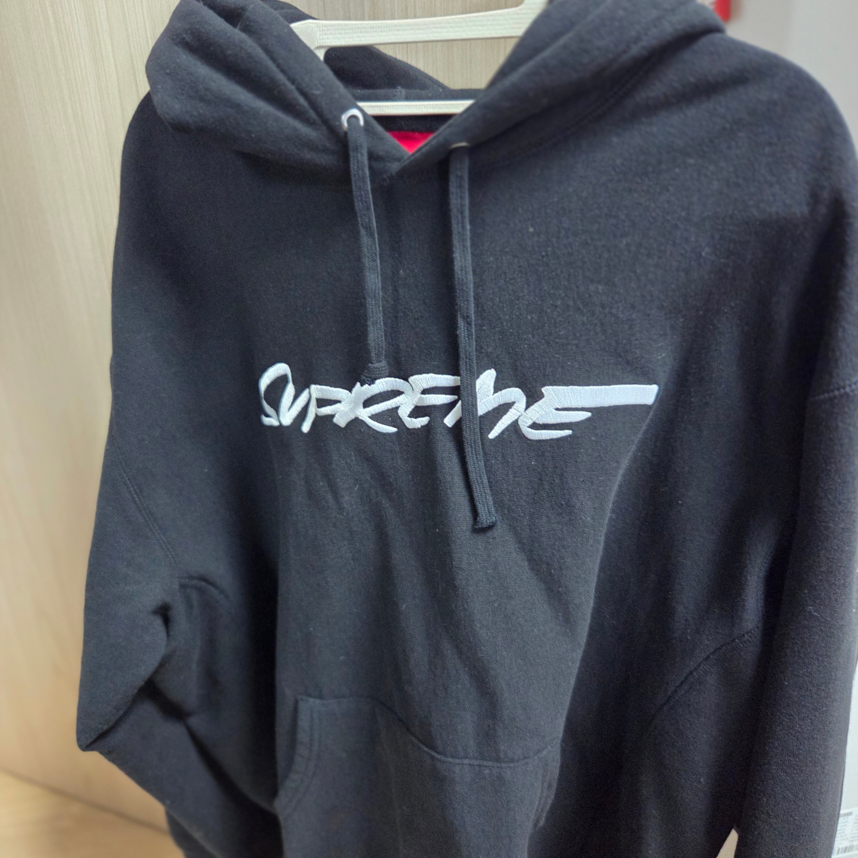 Supreme Futura Hooded Sweatshirt Black - 24SS 착용 스타일