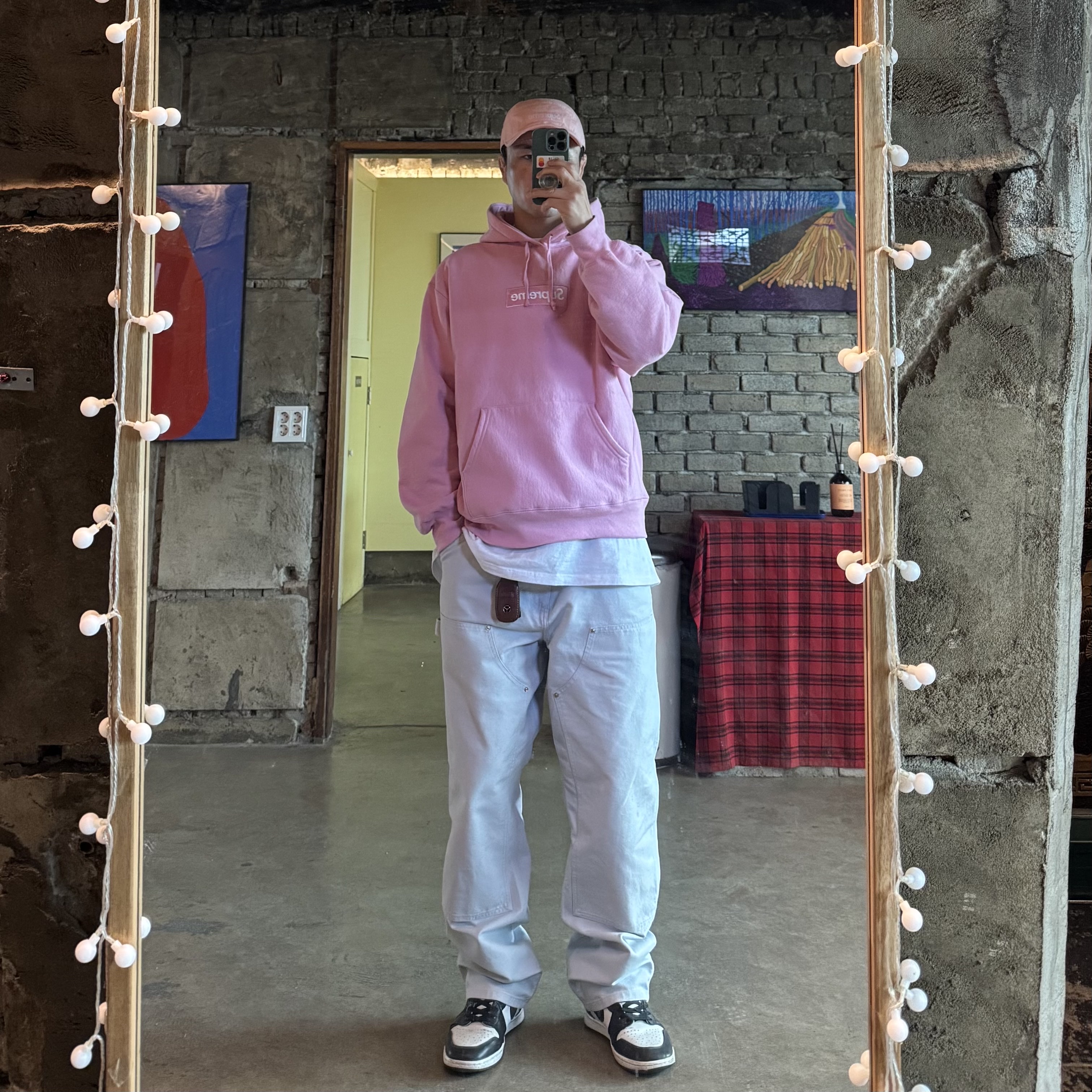 Supreme Box Logo Hooded Sweatshirt Dusty Pink - 24FW, Jordan 1 High 85 Black White 착용 스타일