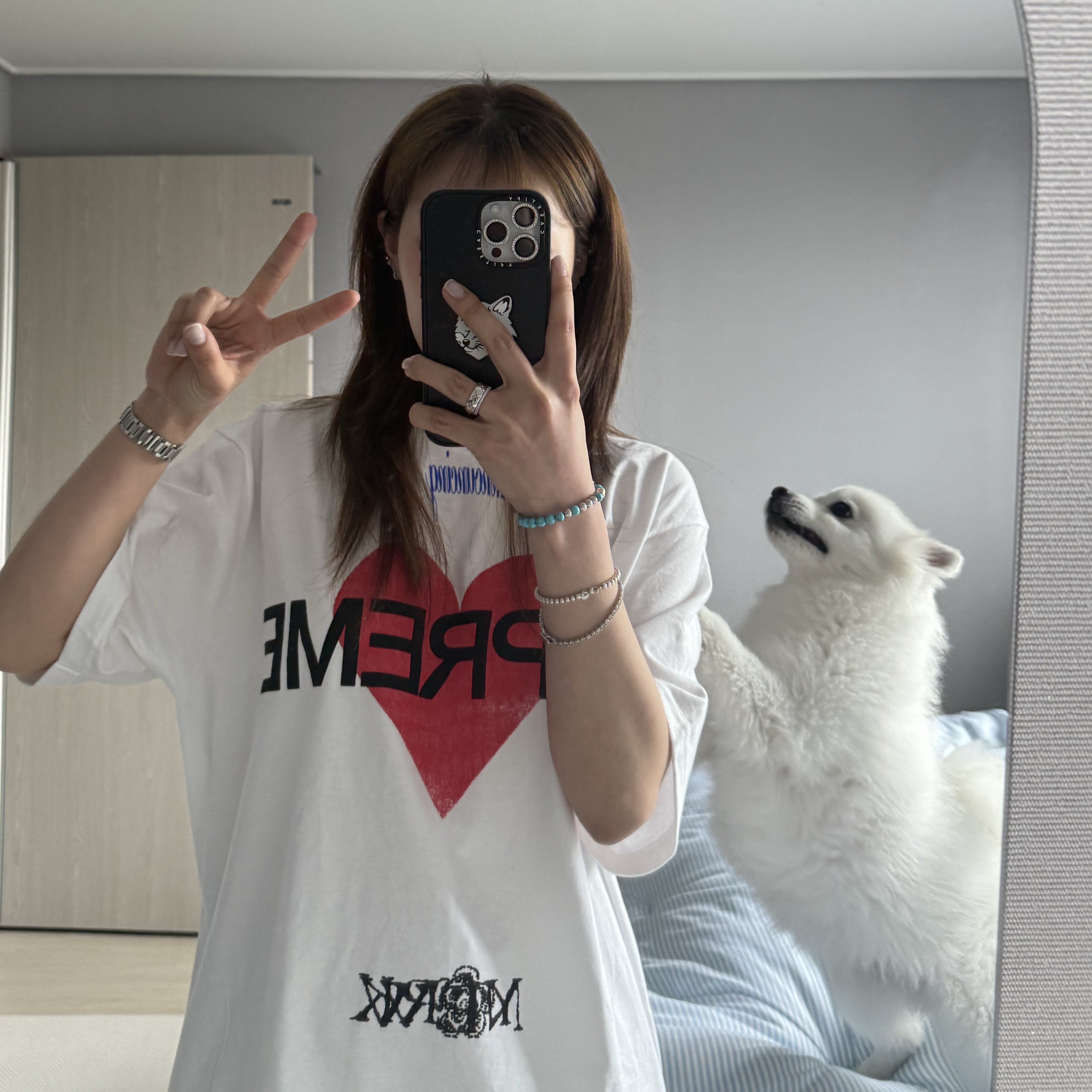 Supreme Announcing T-Shirt White - 25SS 착용 스타일
