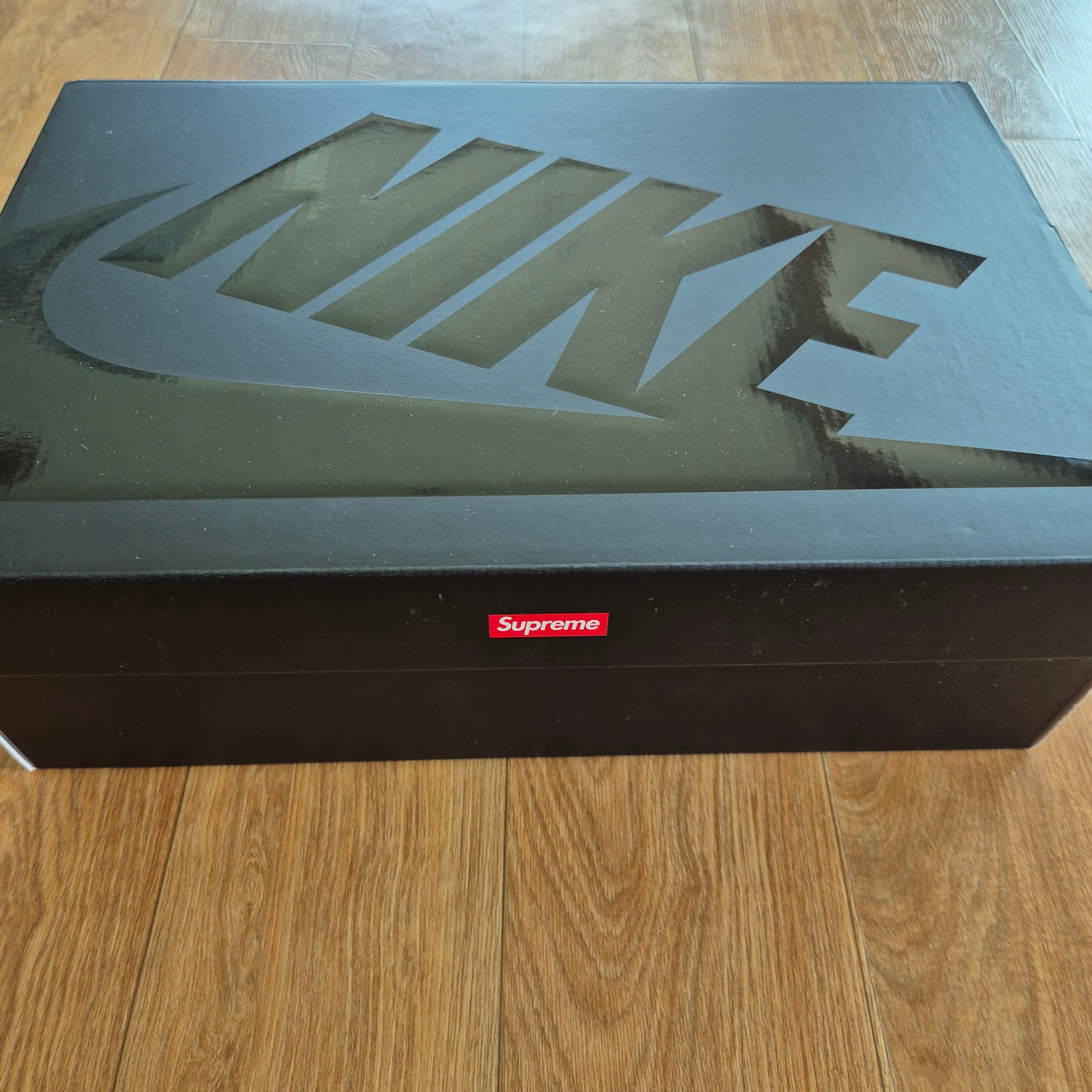 Nike x Supreme Air Force 1 Low White 착용 스타일