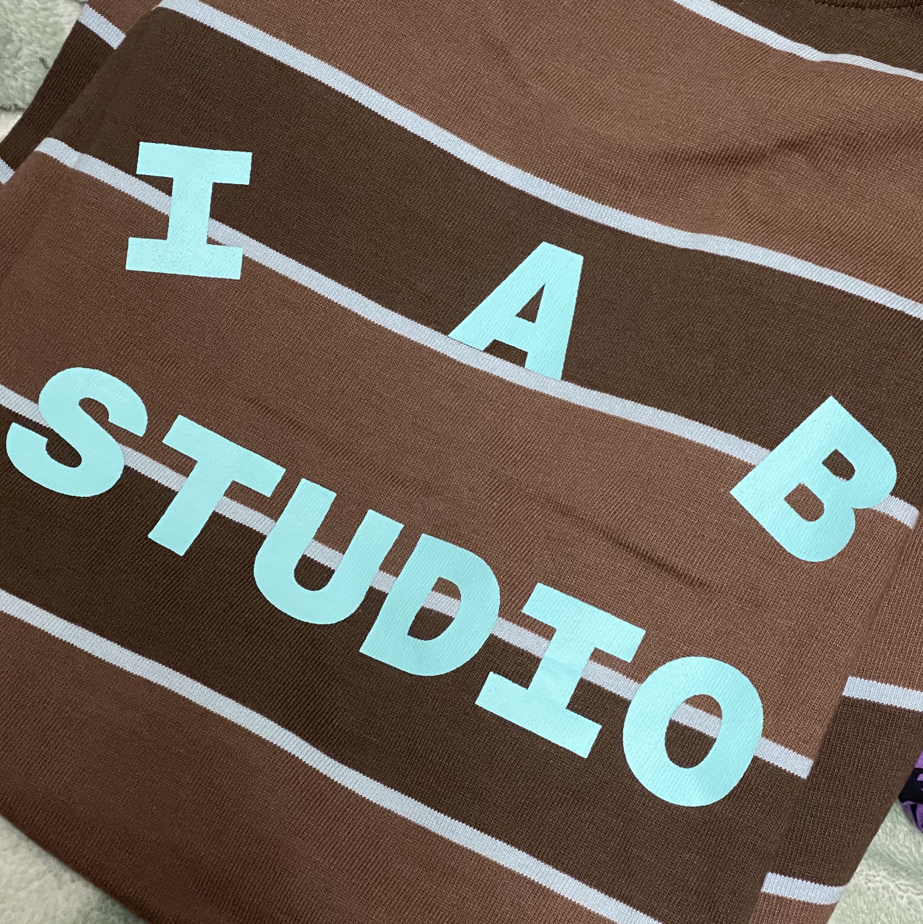 IAB Studio Striped T-Shirt Brown 착용 스타일