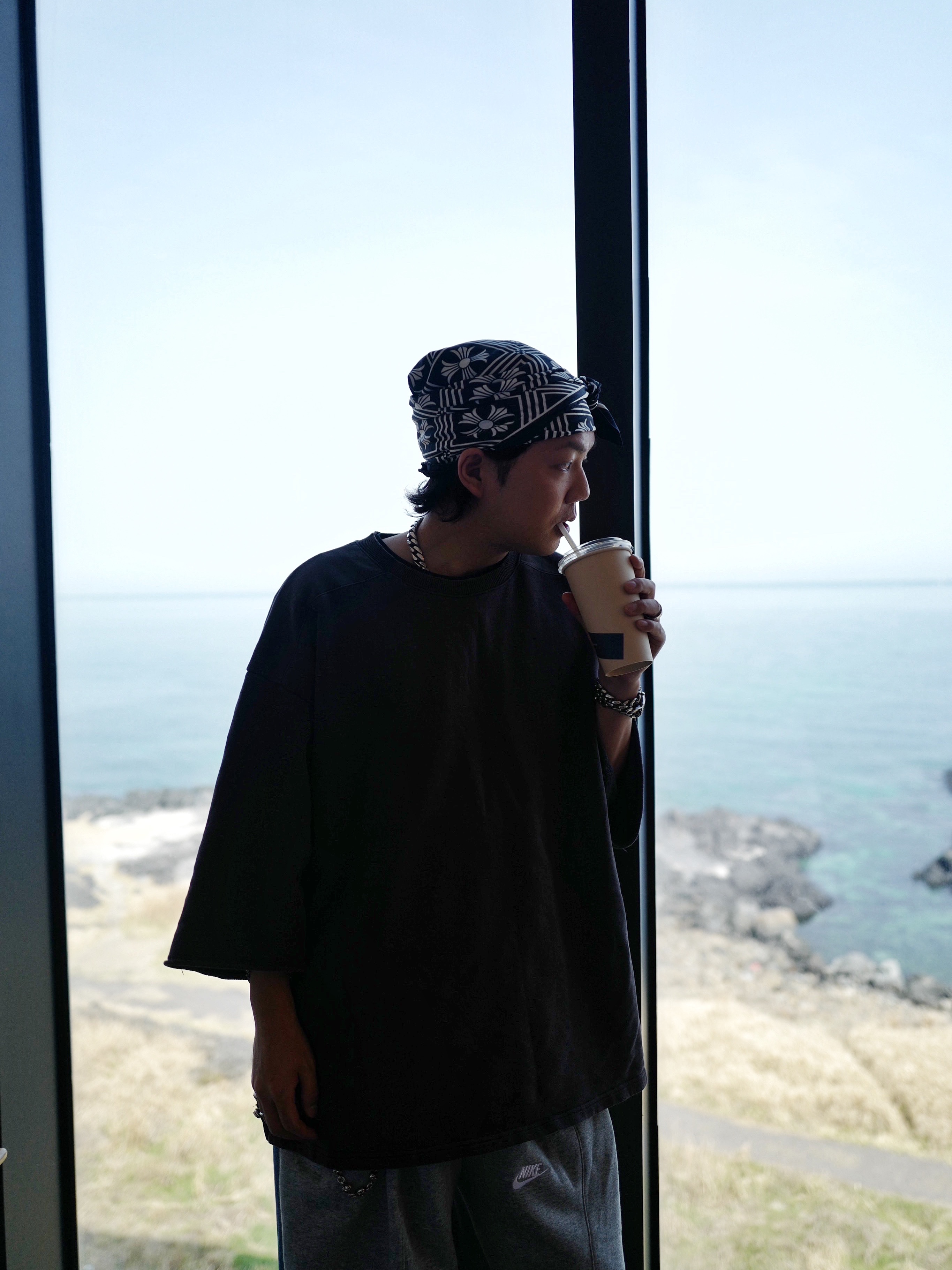 Chrome Hearts Silk Scarf Black 착용 스타일 - 3