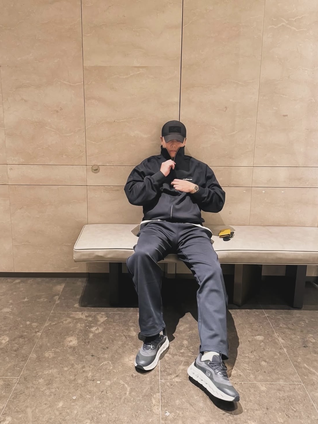Arc'teryx Leaf Bac Cap Gen2 Black, Palace Polyknit Track Jacket Black - 24SS 착용 스타일 - 3