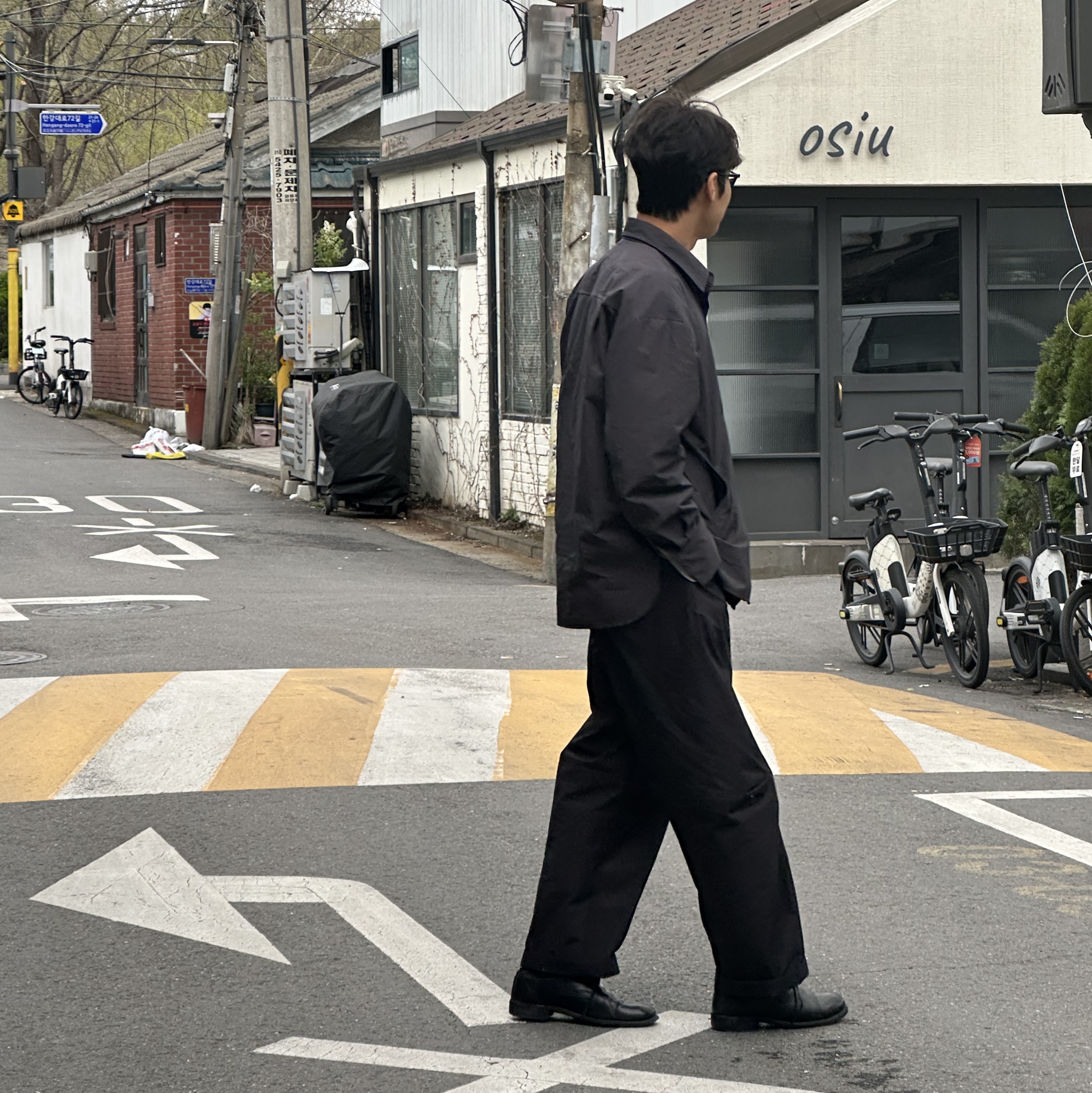 Guidi 992X Horse Full Grain Leather Derby Black, Amomento Curved Zip Pants Black - 25SS 착용 스타일 - 1