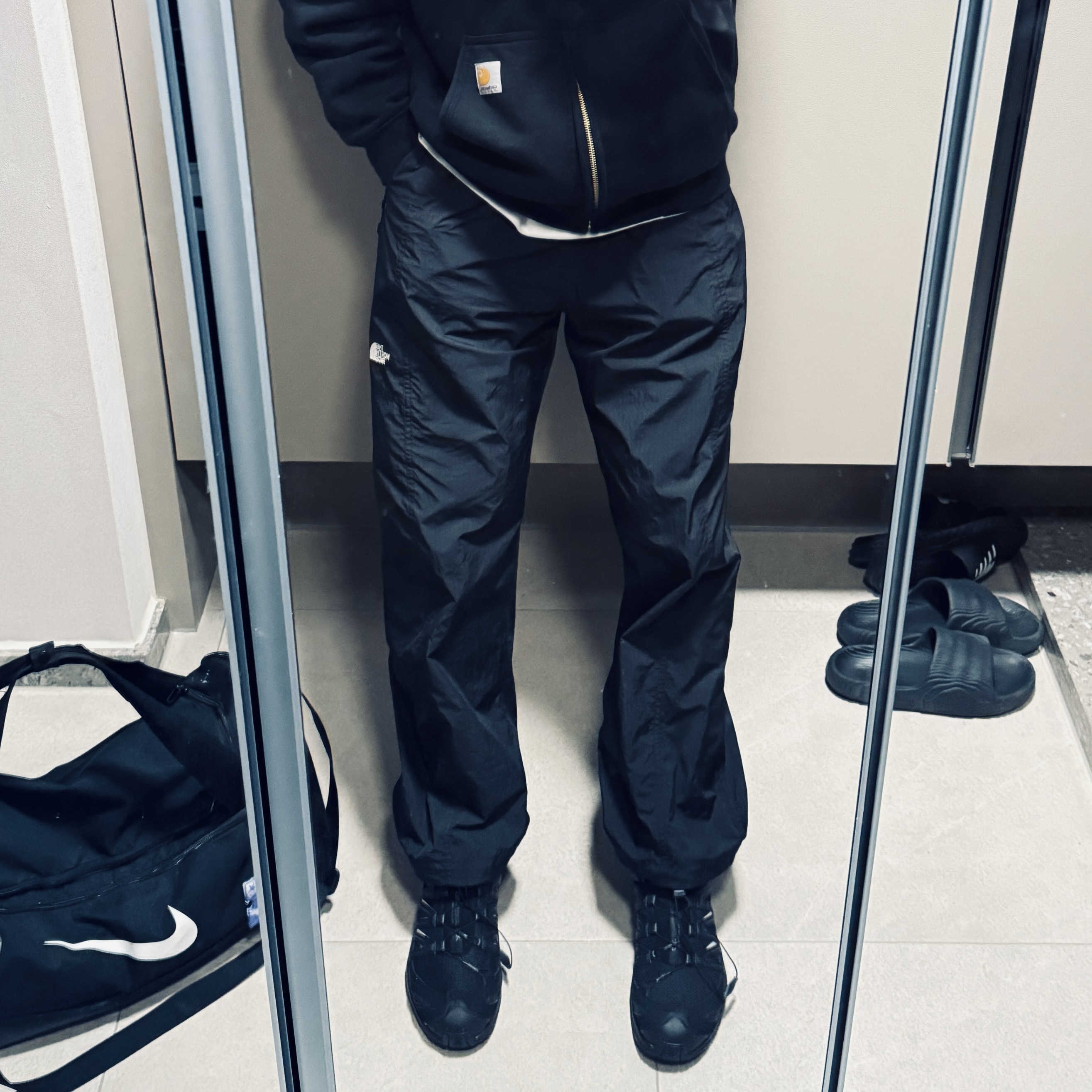 Salomon XA Pro 3D Black Magnet, Carhartt Loose Fit Midweight Regular Full Zip Sweatshirt Black 착용 스타일