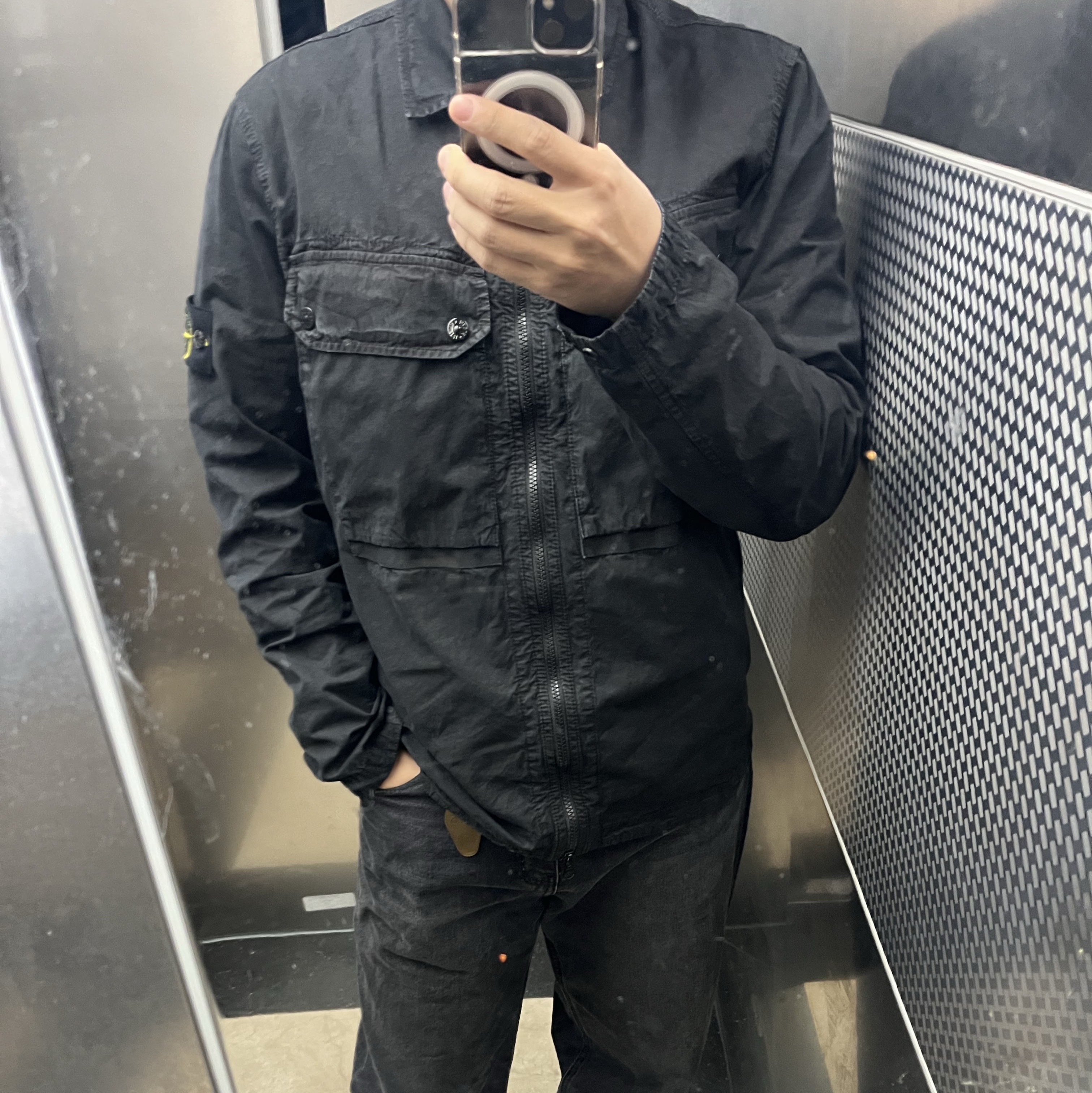 Stone Island 102WN Brushed Organic Cotton Overshirt Black - 23FW 착용 스타일