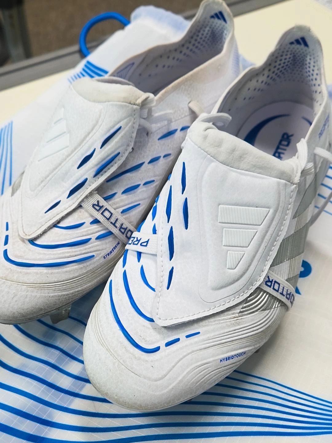 Adidas Predator Elite Foldover Tongue FG Cleats Cloud White Silver Metallic 착용 스타일 - 2
