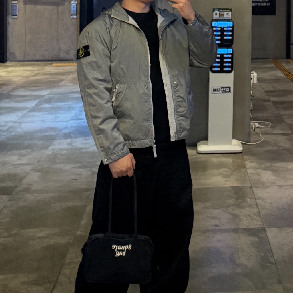 Stone Island 4100097 Nylon Metal Watro-Tc in Econyl Hooded Jacket Pearl Grey - 25SS 착용 스타일