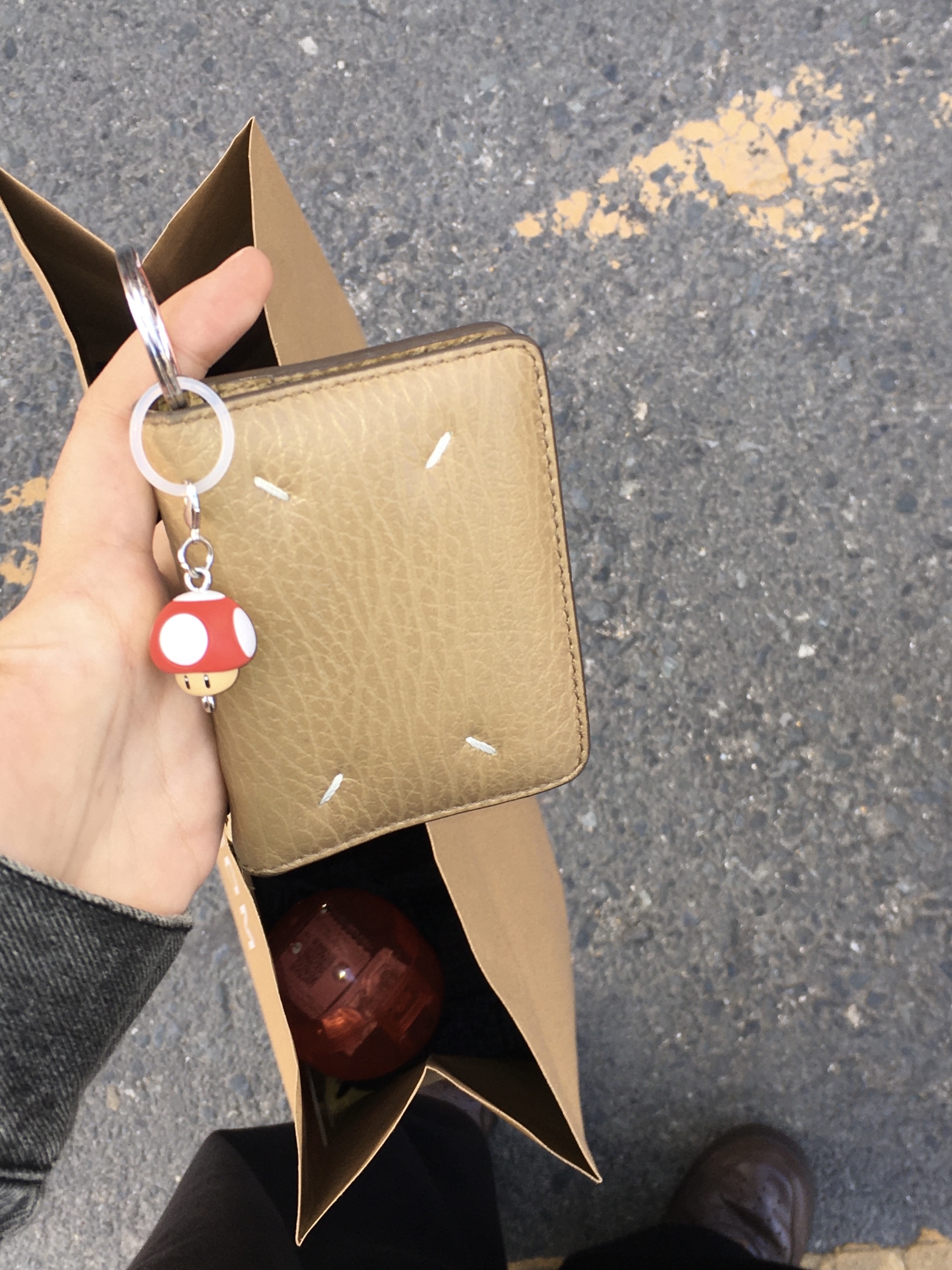 Maison Margiela Keyring Wallet Chamois 착용 스타일 - 2