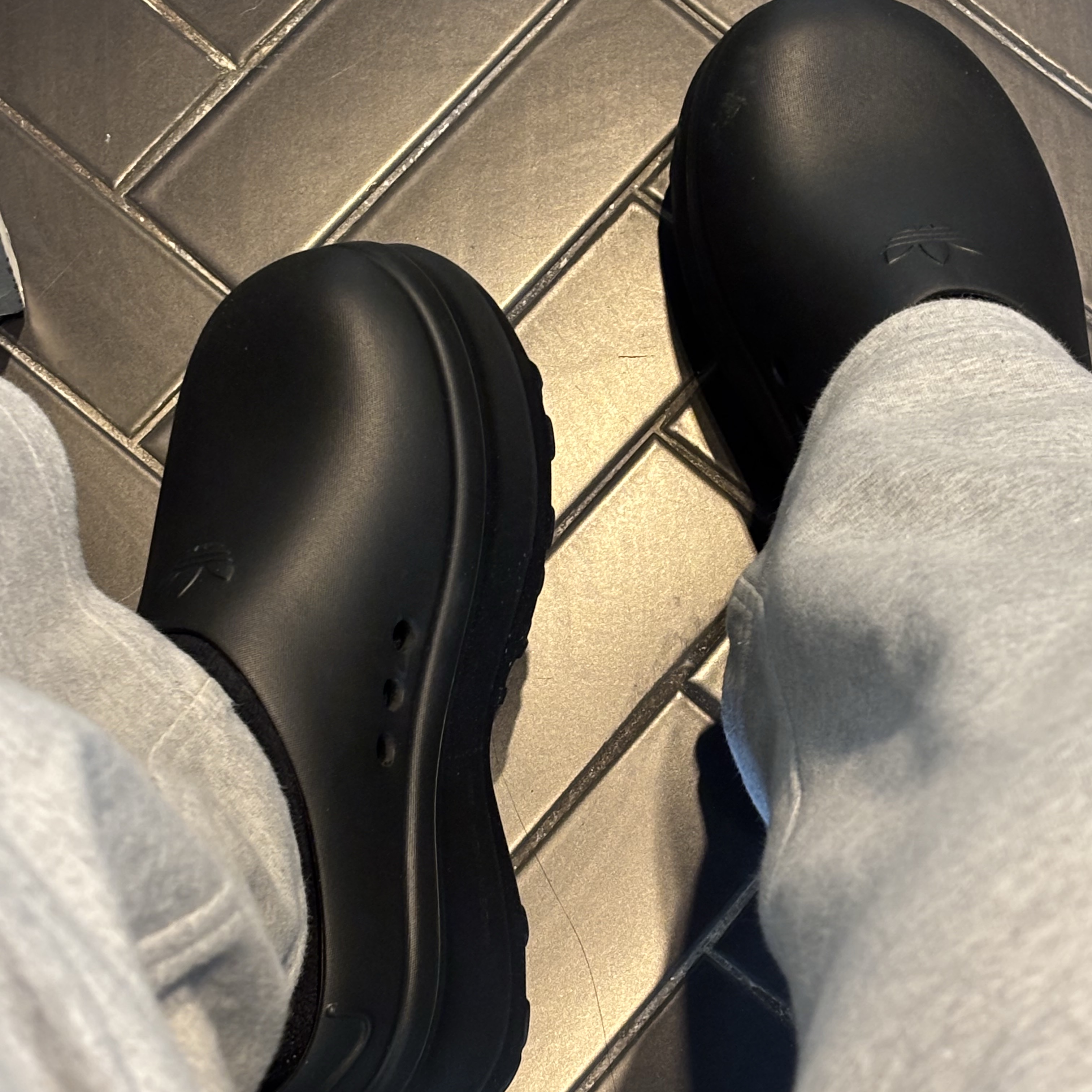 (W) Adidas Adifom Stan Smith Mule Core Black 착용 스타일