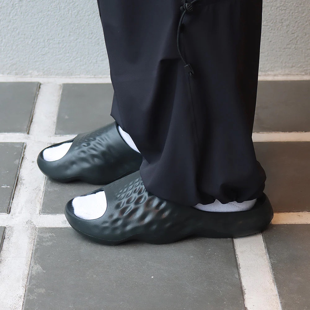 New Balance Fresh Foam MRSHN Blacktop 착용 스타일