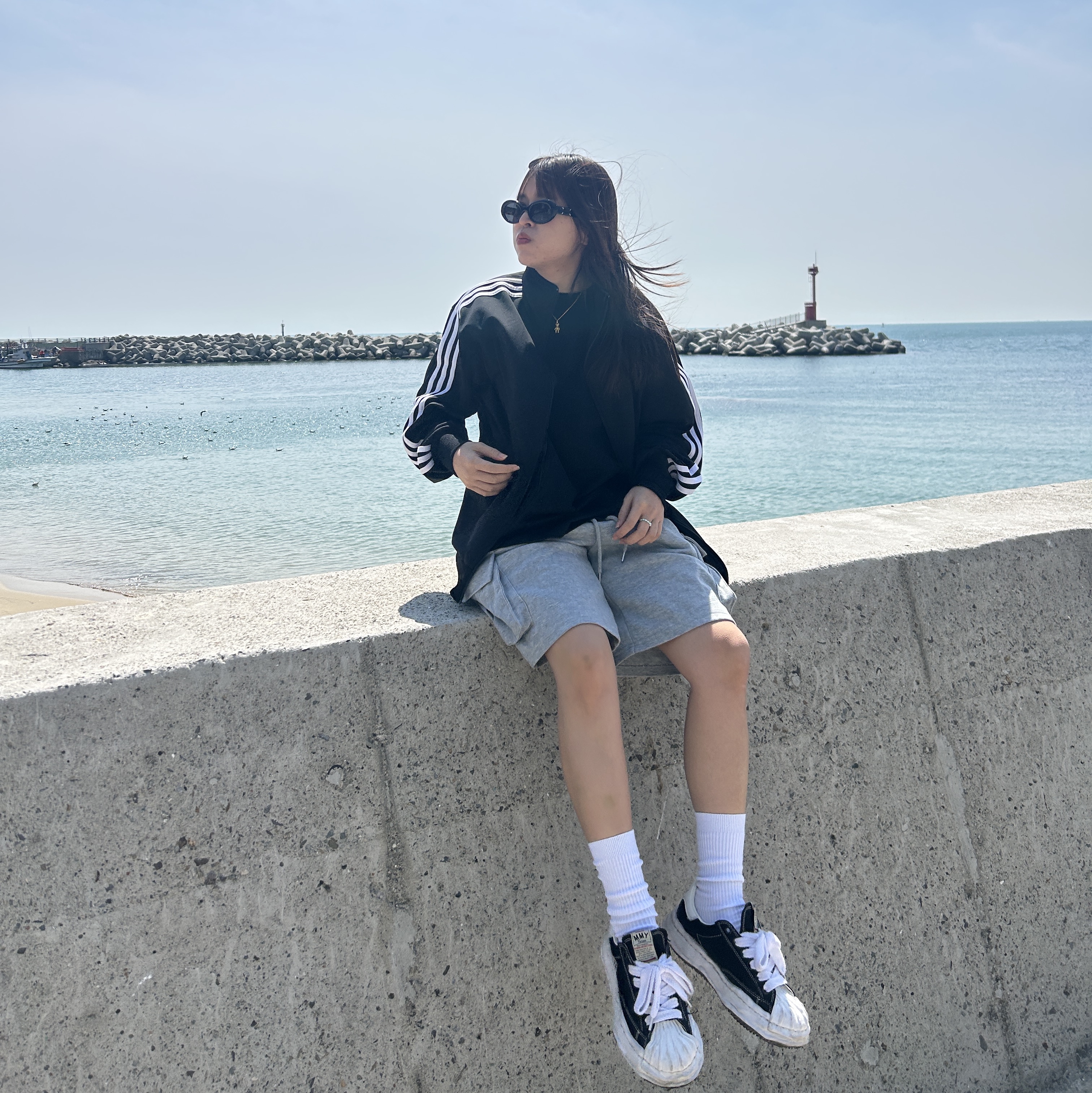 Maison Mihara Yasuhiro Blakey OG Sole Canvas Low-top Sneakers Black White, Adidas Adicolor Classics Firebird Track Top Black - KR Sizing 착용 스타일 - 1