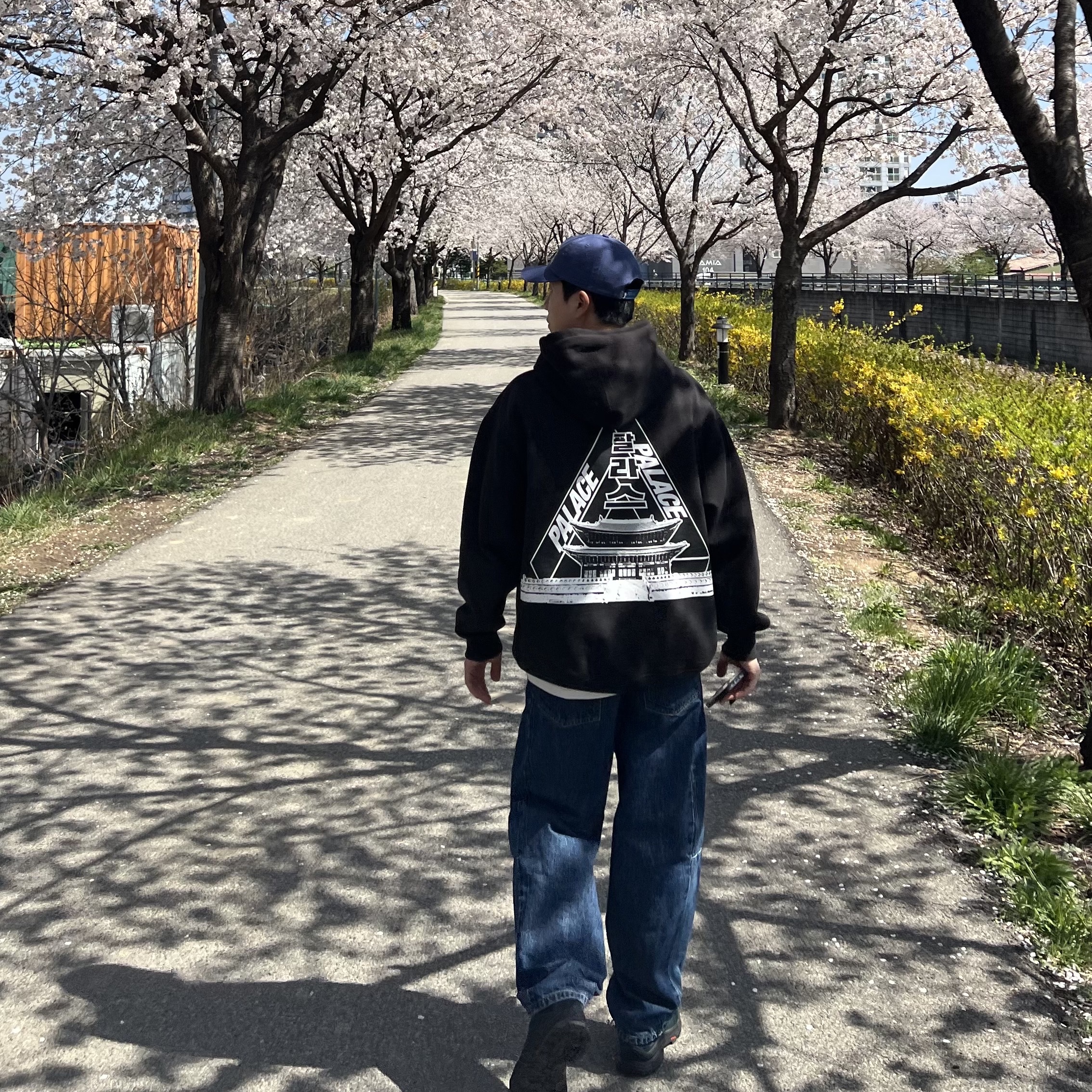 Salomon x GR10K Quest Low 2 Black Ponderosa Pine, Palace Seoul 2 Seoul Hoodie Black - 25SS 착용 스타일