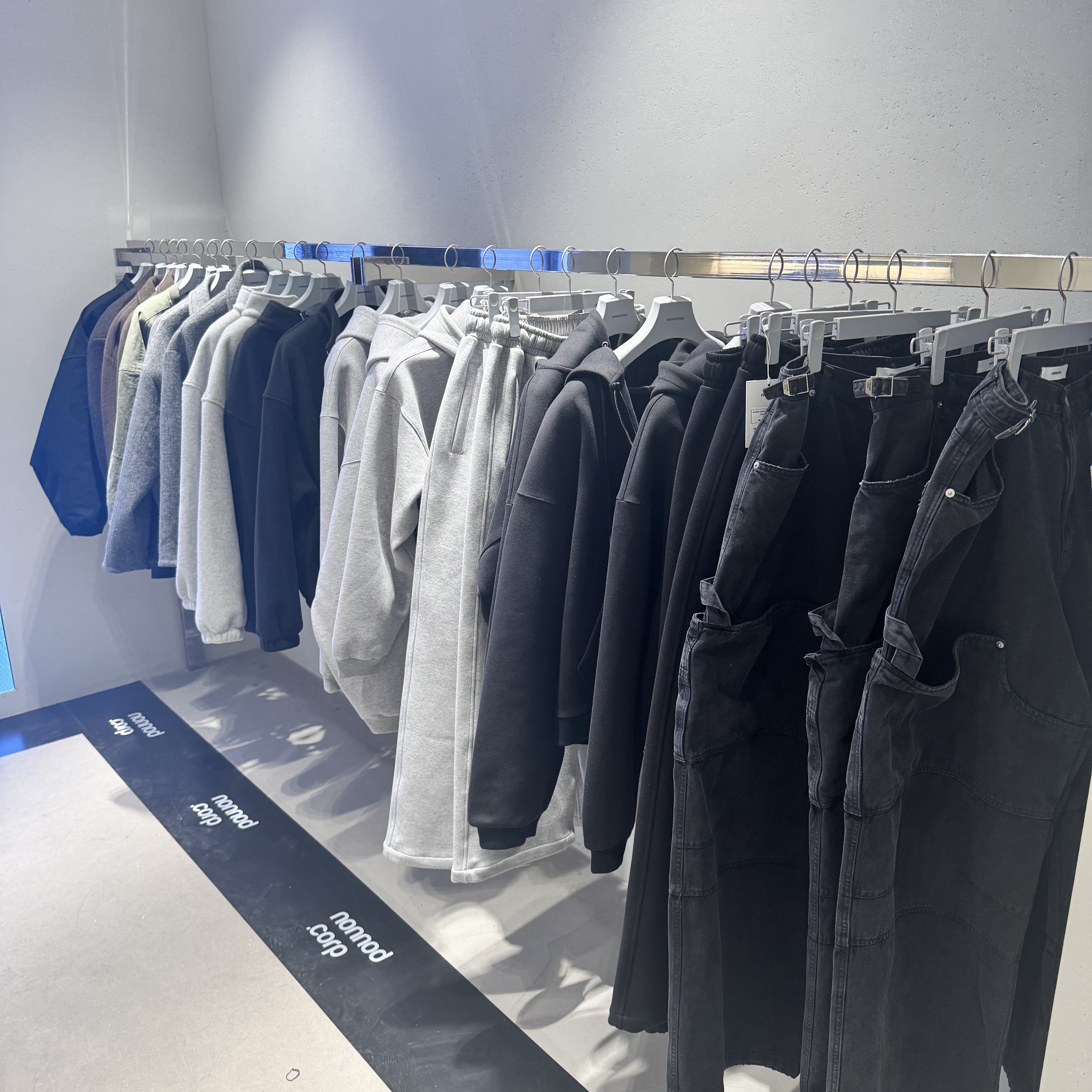 논노드 플렉서블 스트링 체크 셔츠 재패니즈 린넨 블루, 카미엔 x MJD 더블 홀 벨트 오레오 카프 헤어 착용 스타일 - 4