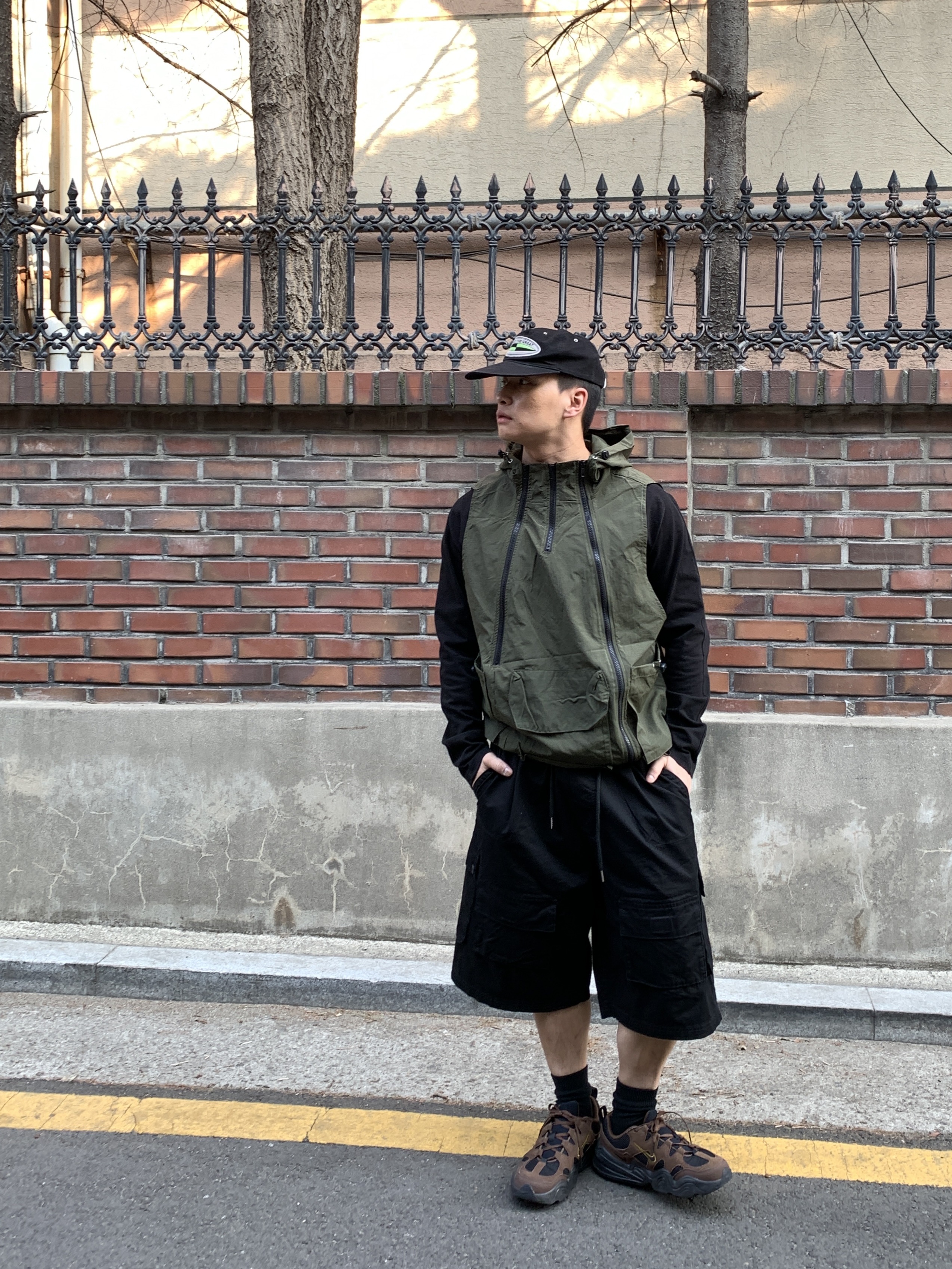 나이키 테크 헤라 카카오 와우 브론진 착용 스타일
