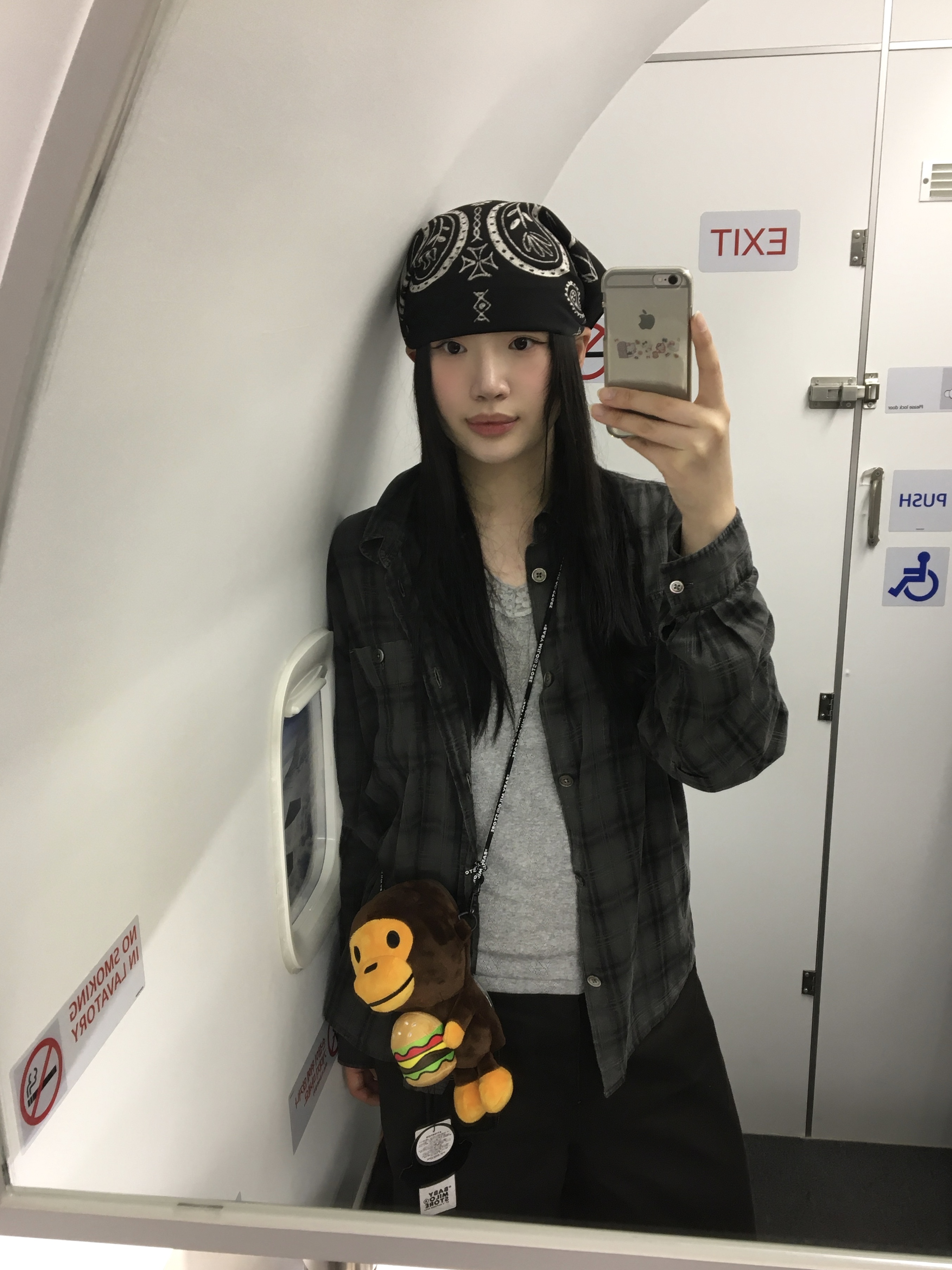 베이프 베이비 마일로 모바일 백 1 브라운, 포터 프리스타일 멀티 코인 케이스 블랙 착용 스타일 - 4