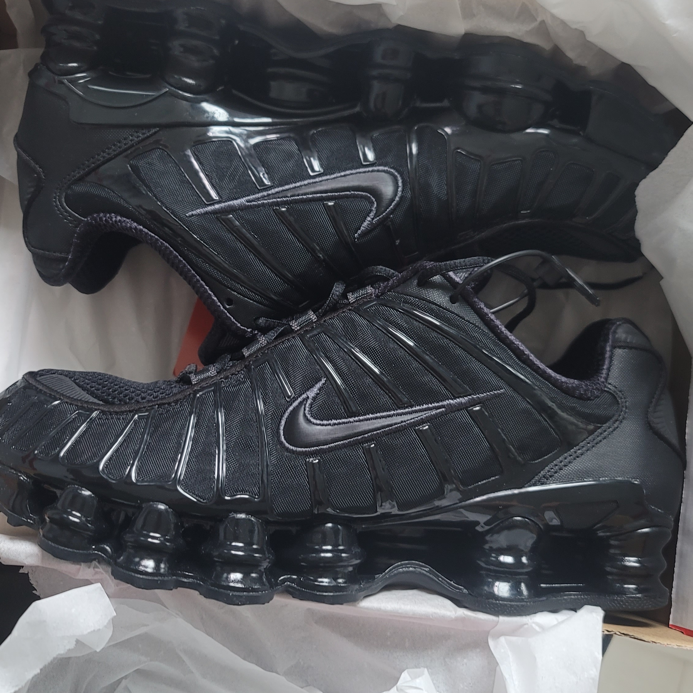 Nike Shox TL Black Metallic Hematite 착용 스타일