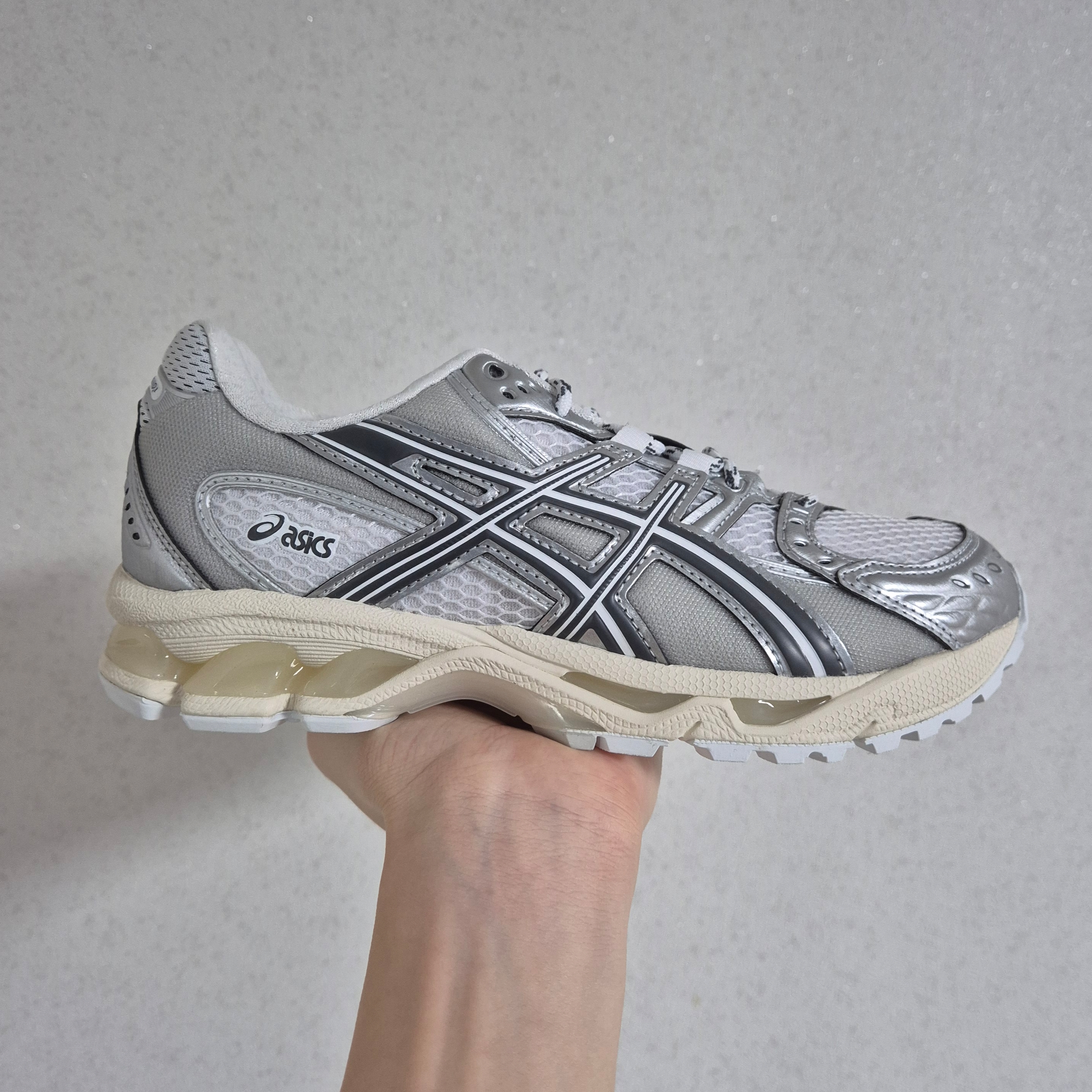 Asics Gel-Nimbus 10.1 White Glacier Grey - Korea Exclusive 착용 스타일 - 2