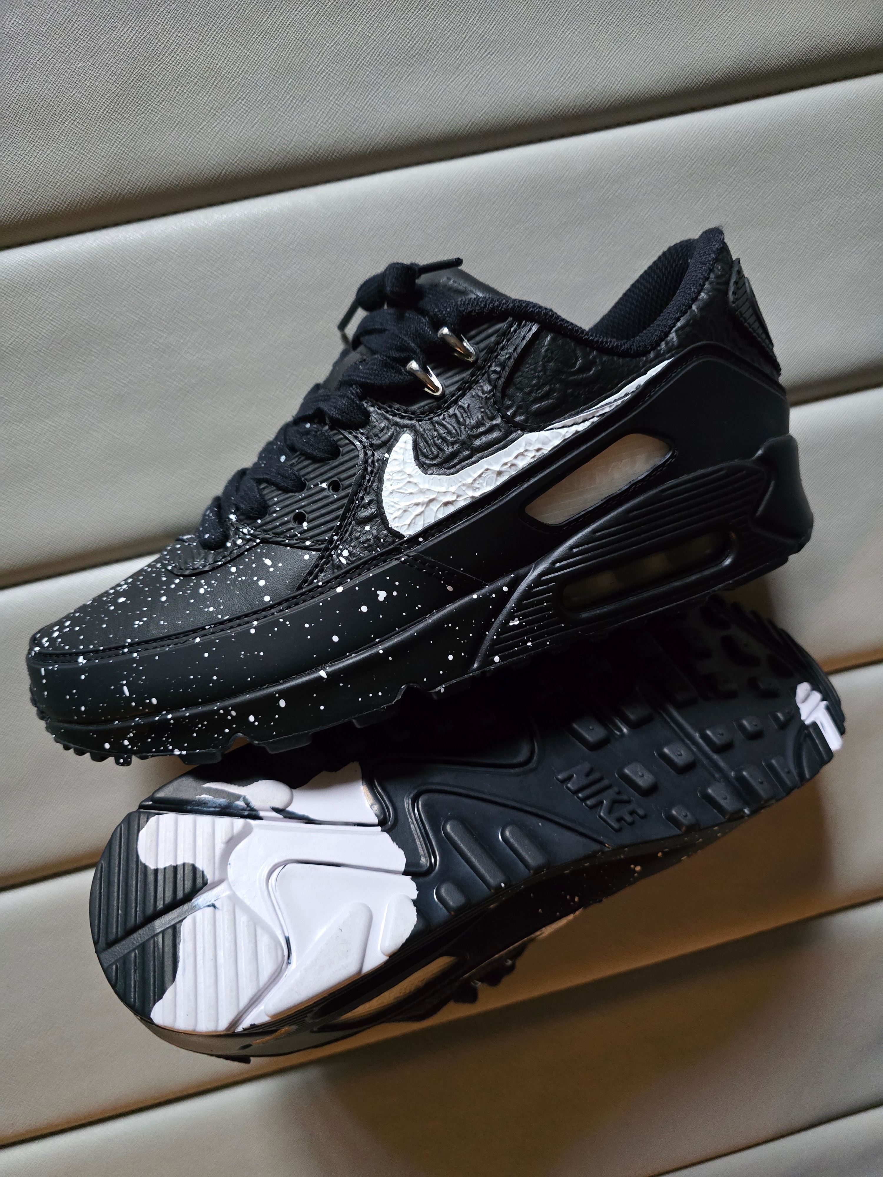 Nike x Slawn Air Max 90 Black, Nike x Supreme Air Max 1 '87 Black White - 25SS 착용 스타일 - 2