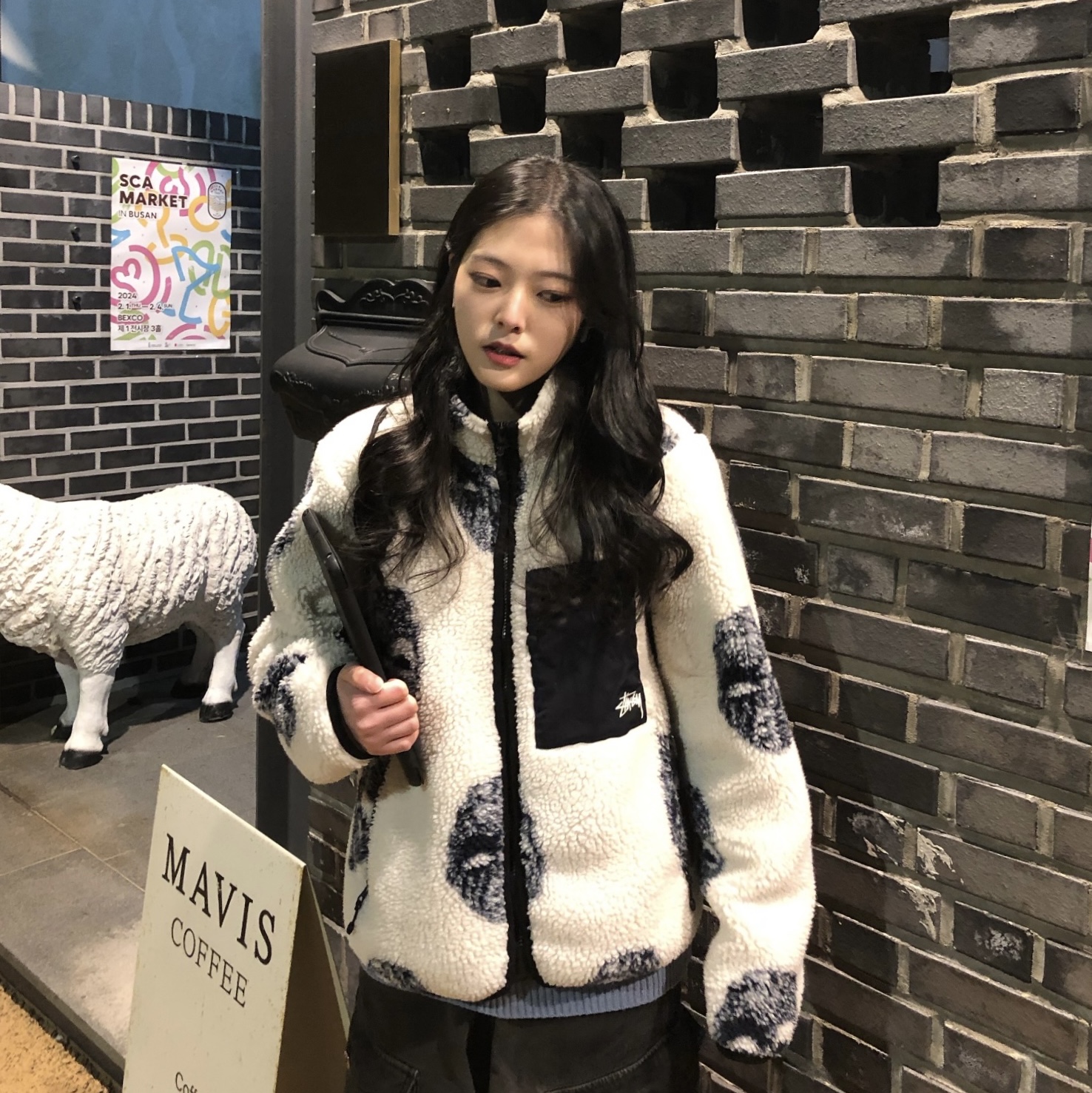 Stussy Venus Jacquard Sherpa Jacket Natural, Adidas Superstar Core Black White 착용 스타일 - 1