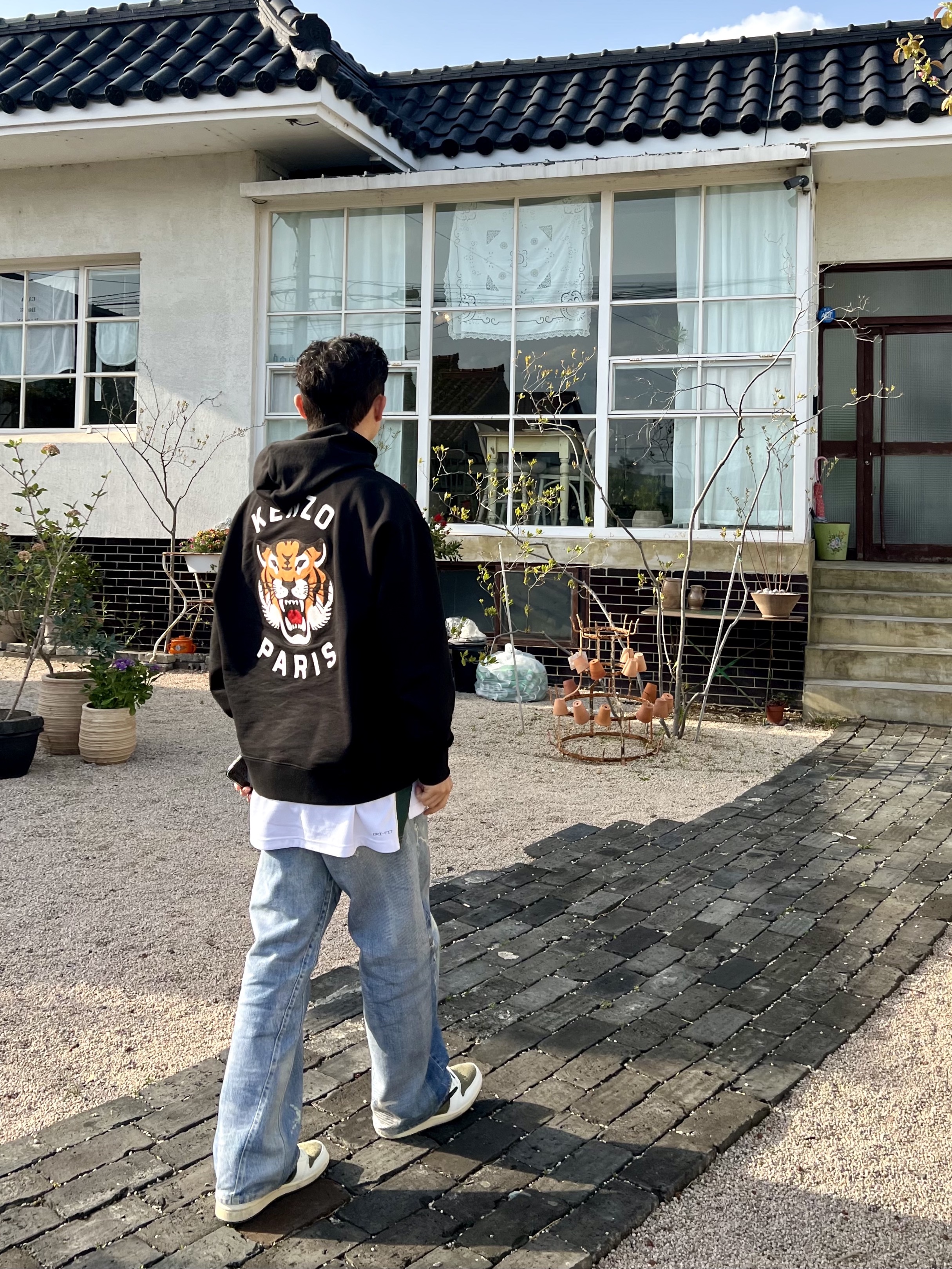 Kenzo Lucky Tiger Oversize Hoodie Black - 24FW, Nike Kyrie Irving Brooklyn Nets Association Edition 2022/23 NBA Swingman Jersey White 착용 스타일