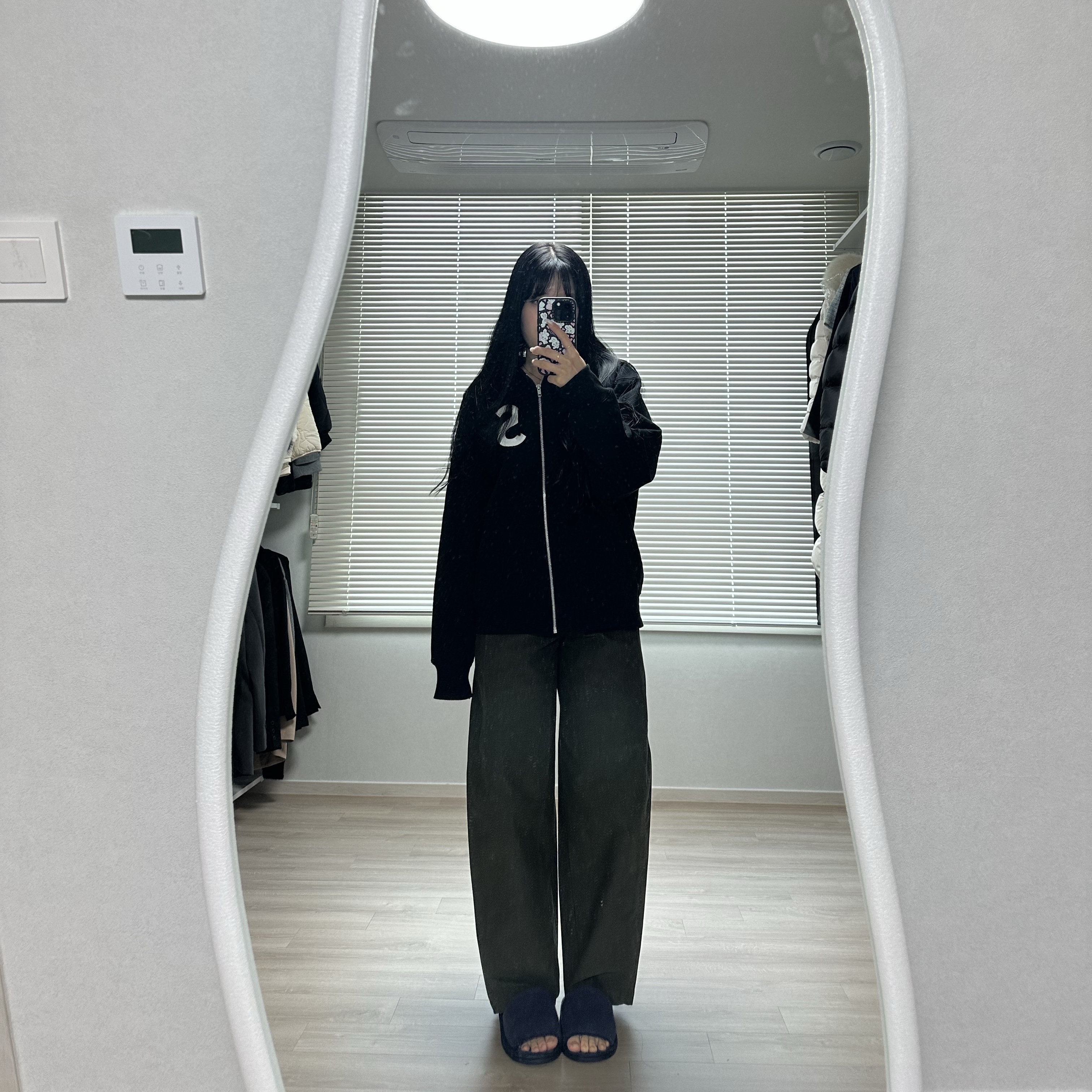 Supreme S Logo Zip Up Hooded Sweatshirt Black - 24FW 착용 스타일