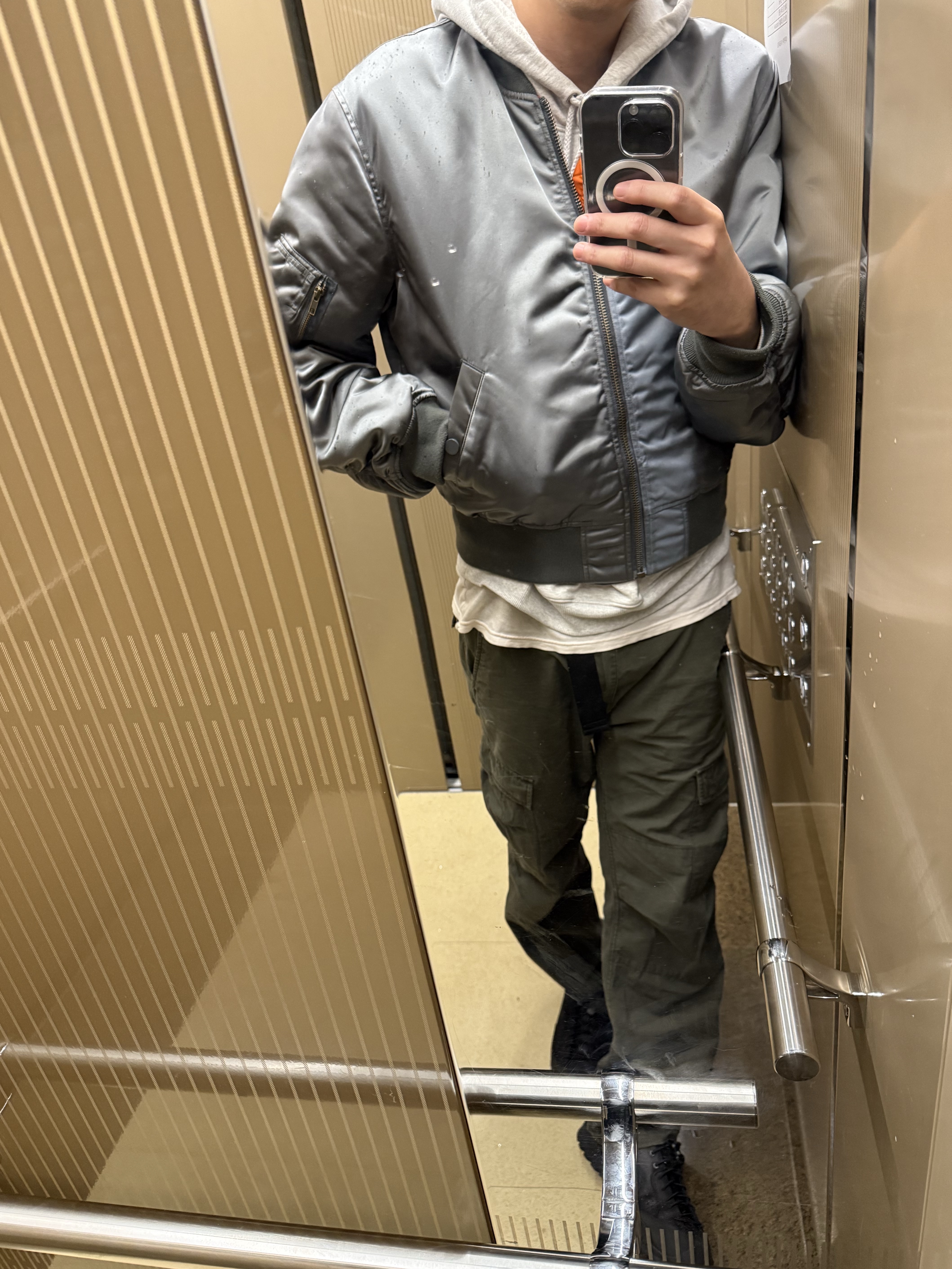 Carhartt WIP Aviation Pants Seaweed, Keen Jasper Rocks SP Sneakers Black 착용 스타일